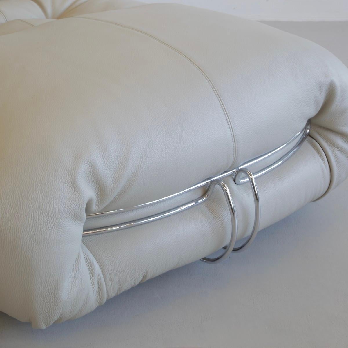 Milieu du XXe siècle Cuir fin SORIANA Chaiselongue von Tobia & Tobia Scarpa en vente
