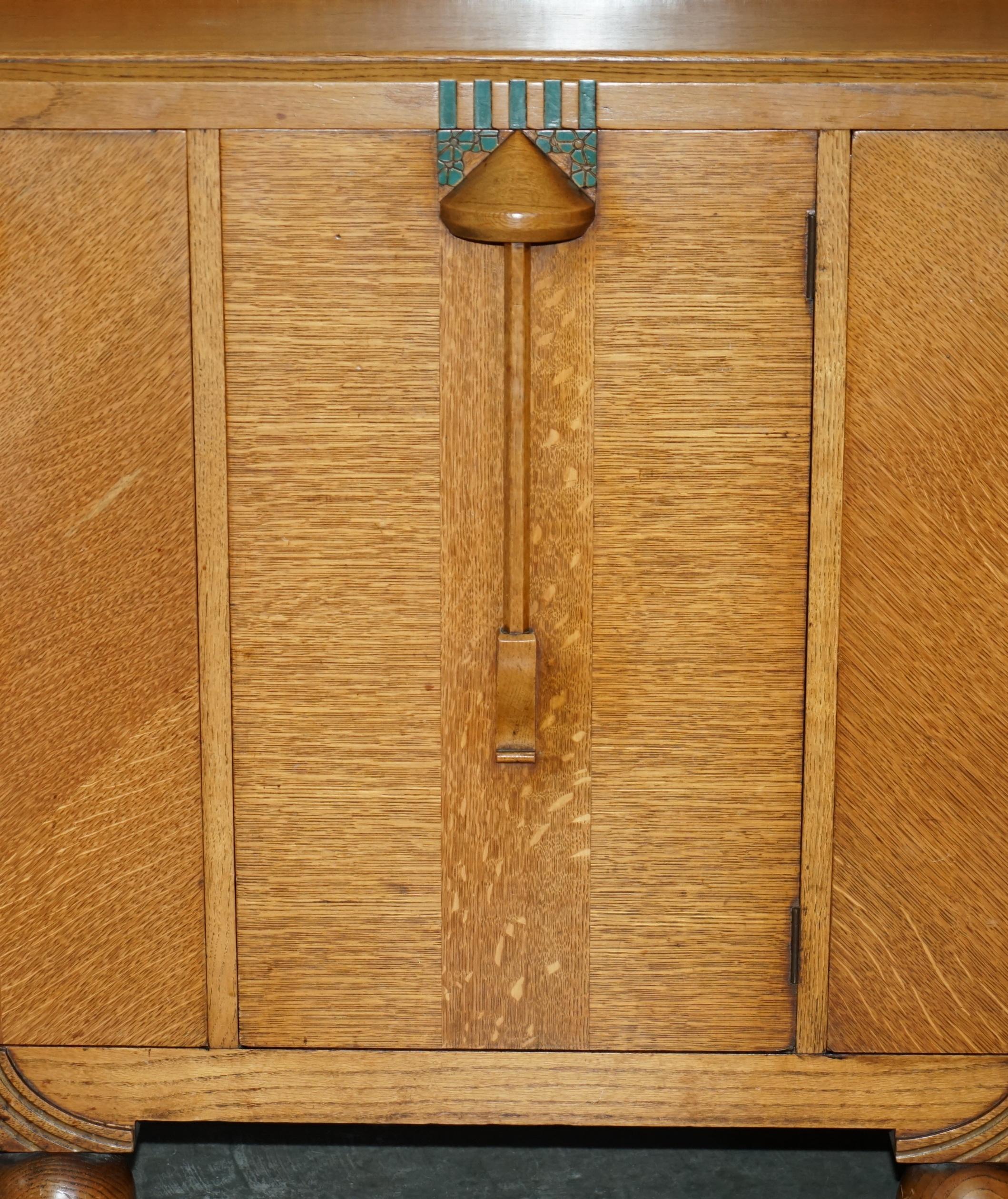 FINE LIBERTY'S COTSWOLD ART DECO OAK CARVED SiDEBOARD CIRCA 1920 PART OF A SUITE For Sale 1