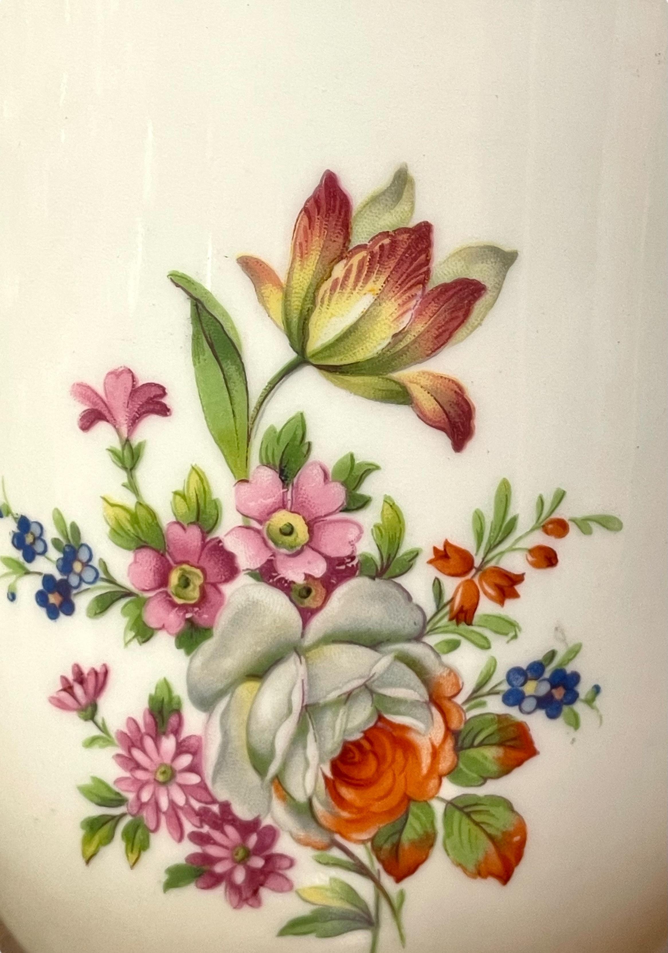 Fine Limoges Porcelain Tea Service by Raynaud & Cie ( 17 Pieces) 7