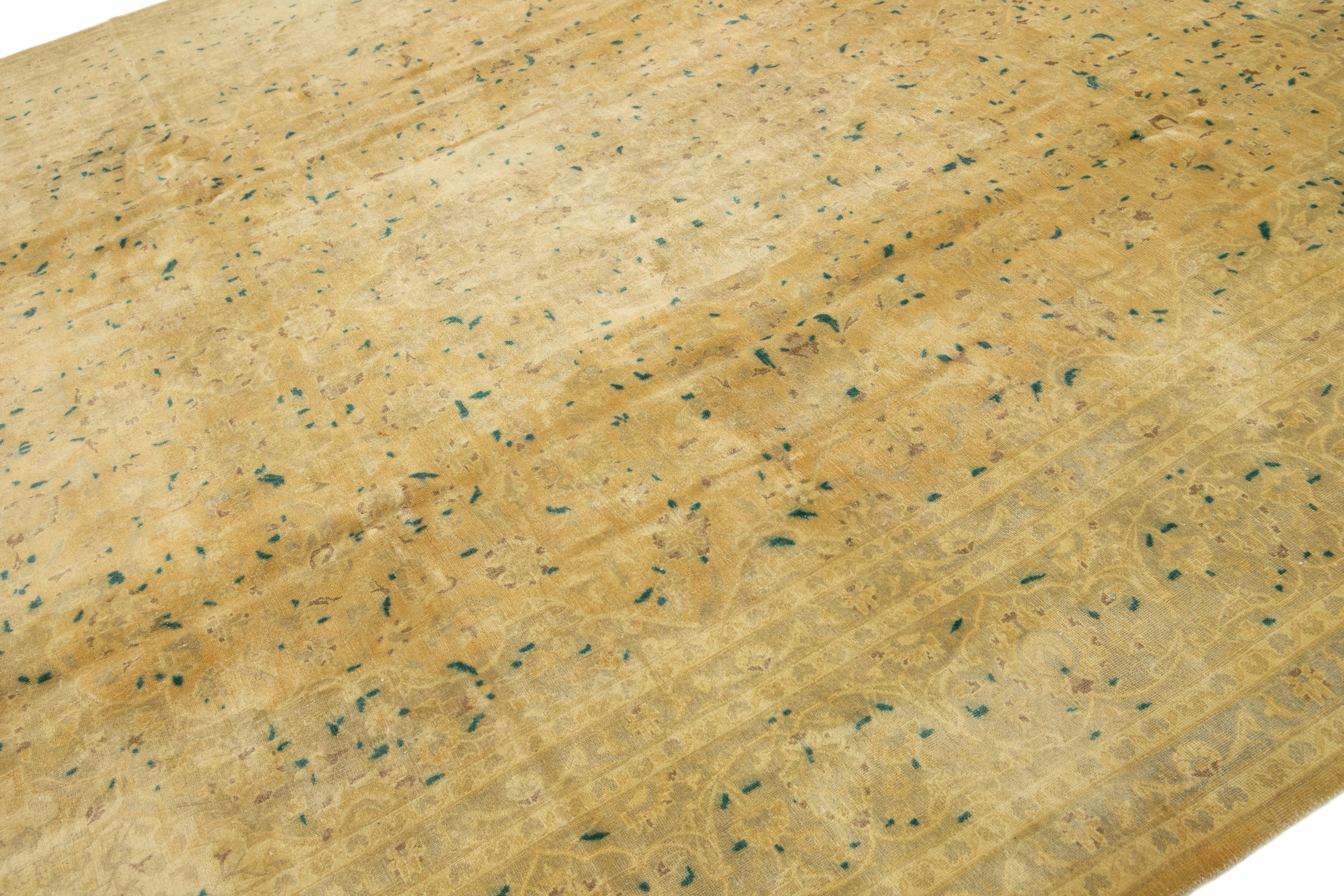 Persischer Täbriz-Teppich mit Blickfang (Wolle) im Angebot