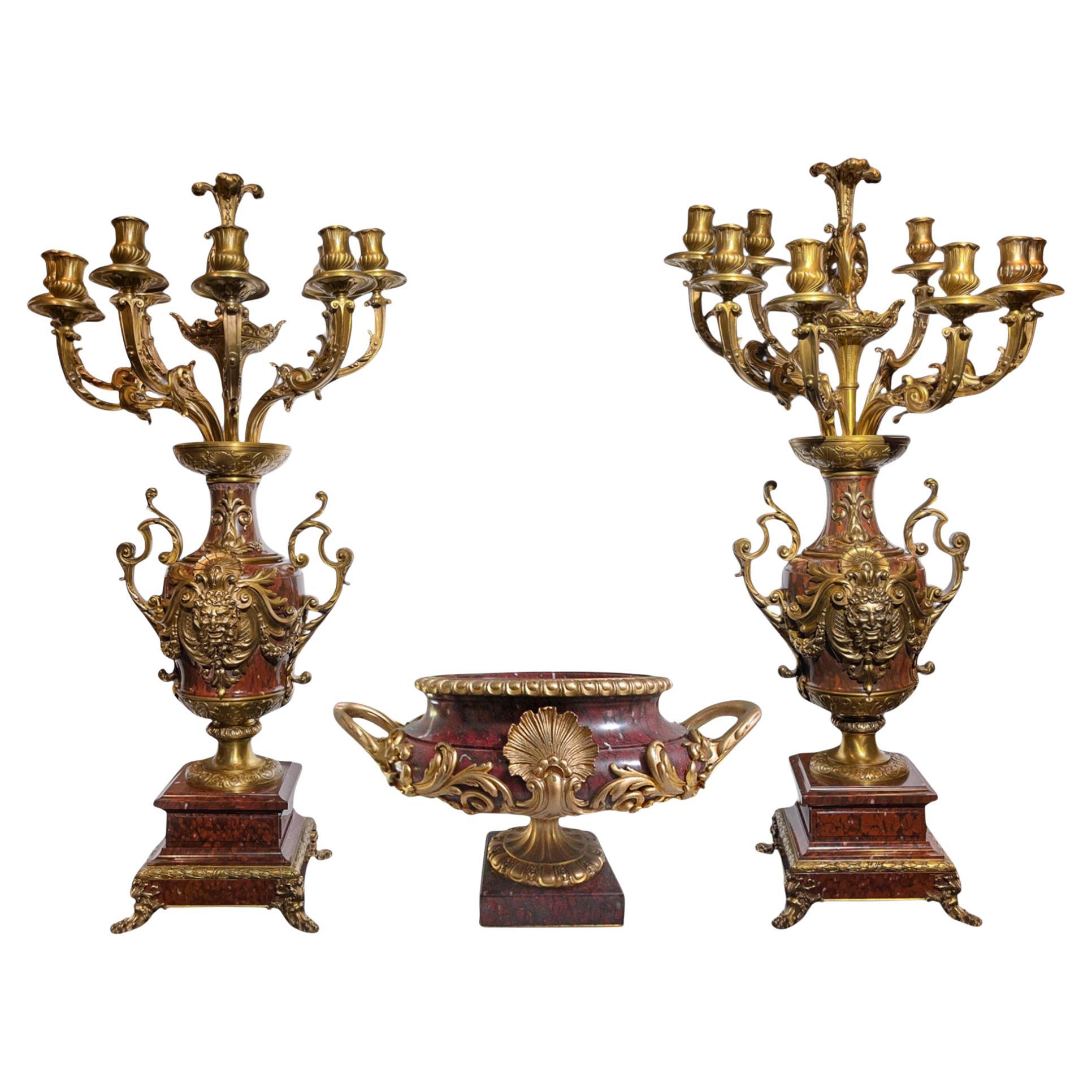Set di candelabri e centrotavola in marmo rosso in stile Louis VX di F.Barbedienne in vendita