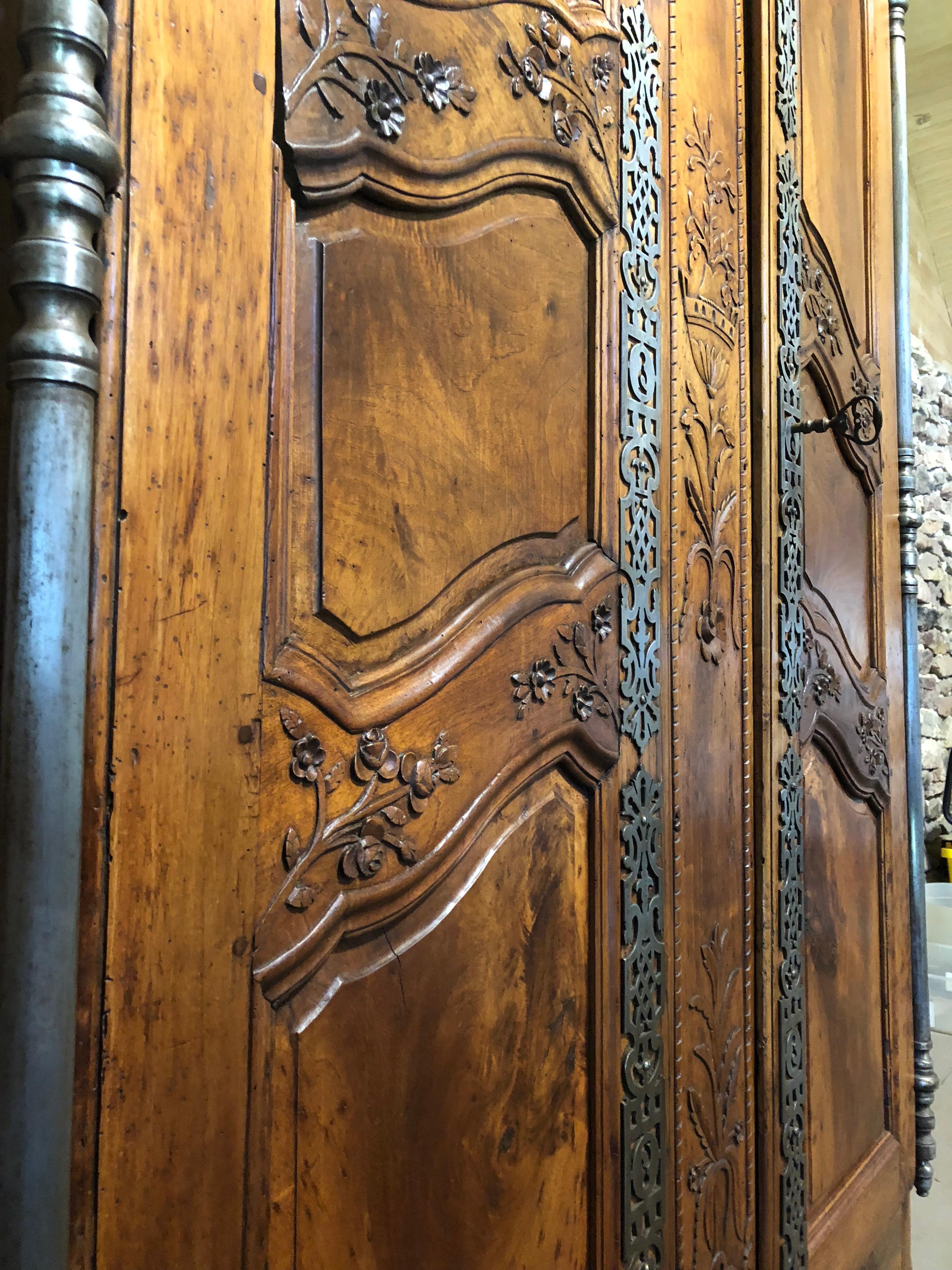 Fine Louis XV Armoire, circa 1760 5