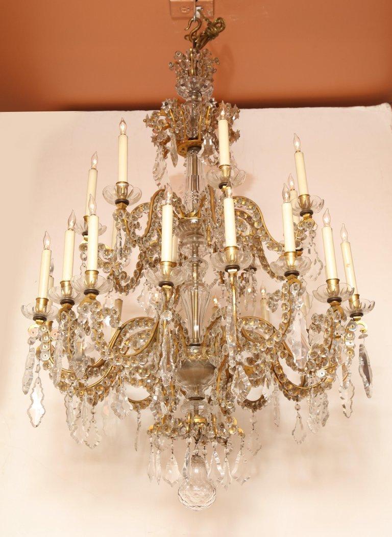 French Fine Louis XV Crystal and Bronze 24-Light Chandelier For Sale