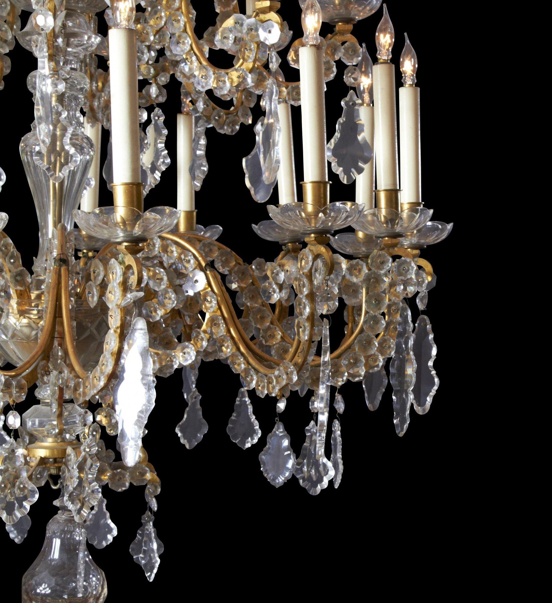Fine Louis XV Crystal and Bronze 24-Light Chandelier For Sale 1