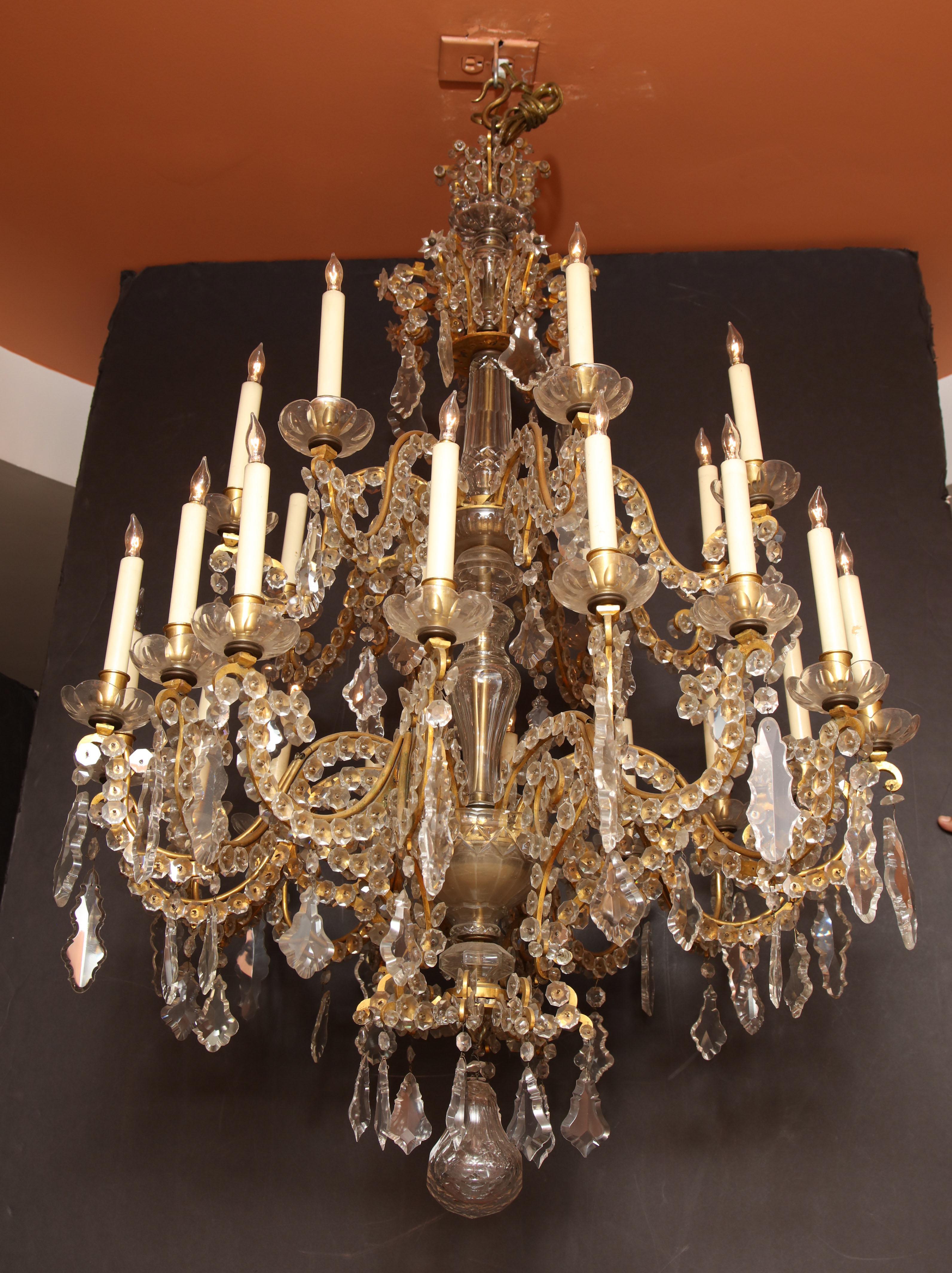 Fine Louis XV Crystal and Bronze 24-Light Chandelier For Sale 3