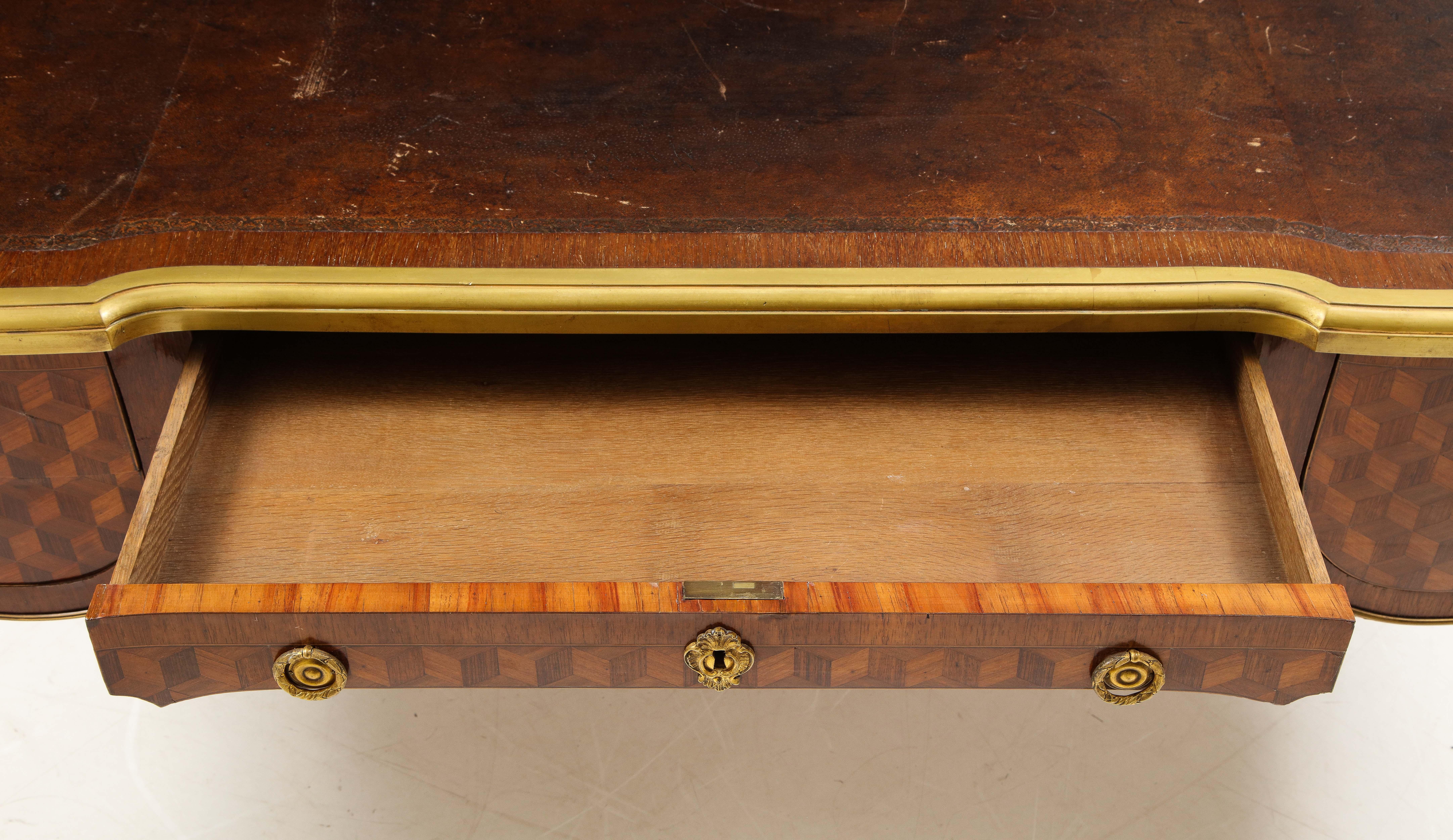 Fine Louis XV Style Marquetry Bureau Plat Attributed to François Linke For Sale 6