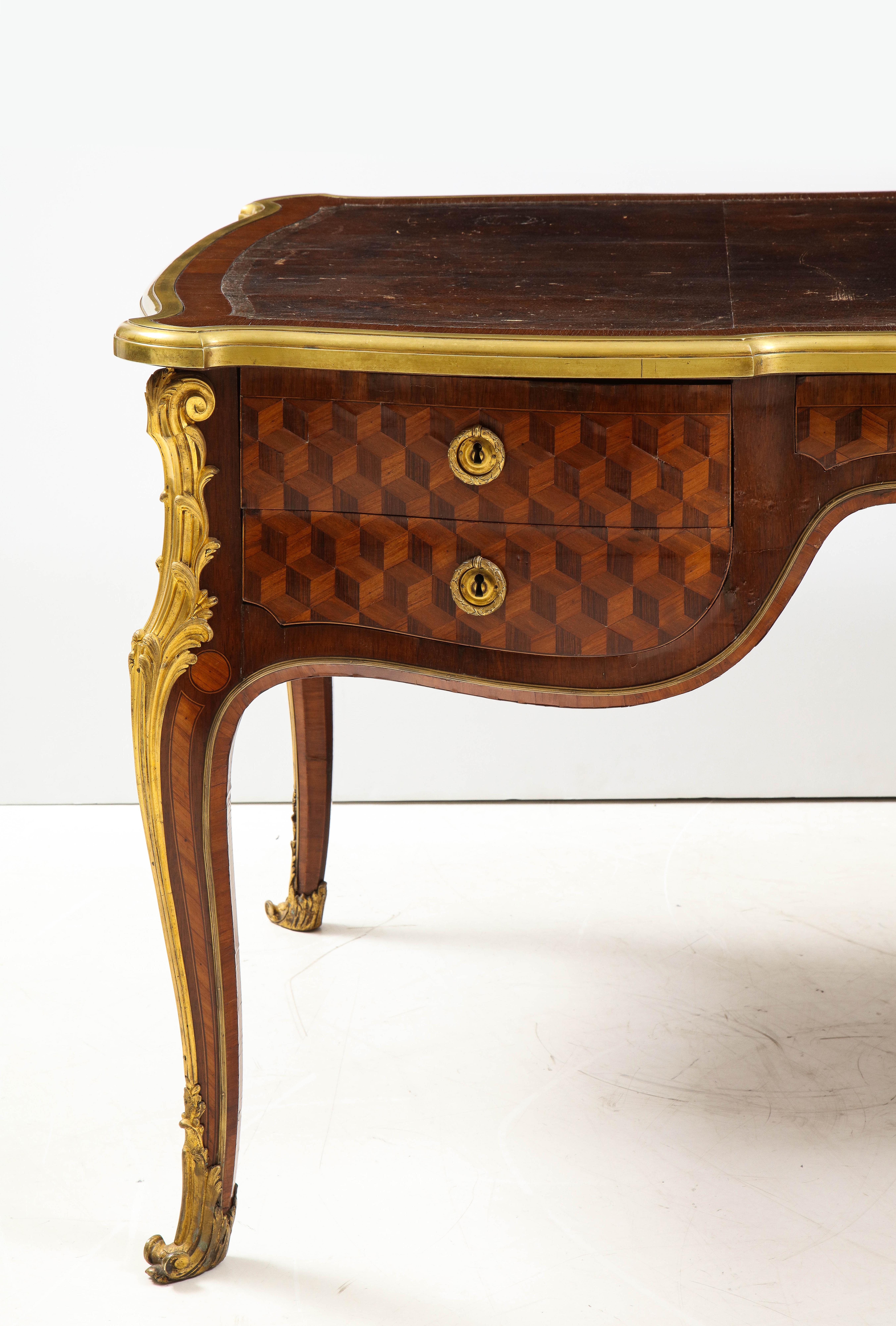Fine Louis XV Style Marquetry Bureau Plat Attributed to François Linke In Good Condition For Sale In Montreal, QC