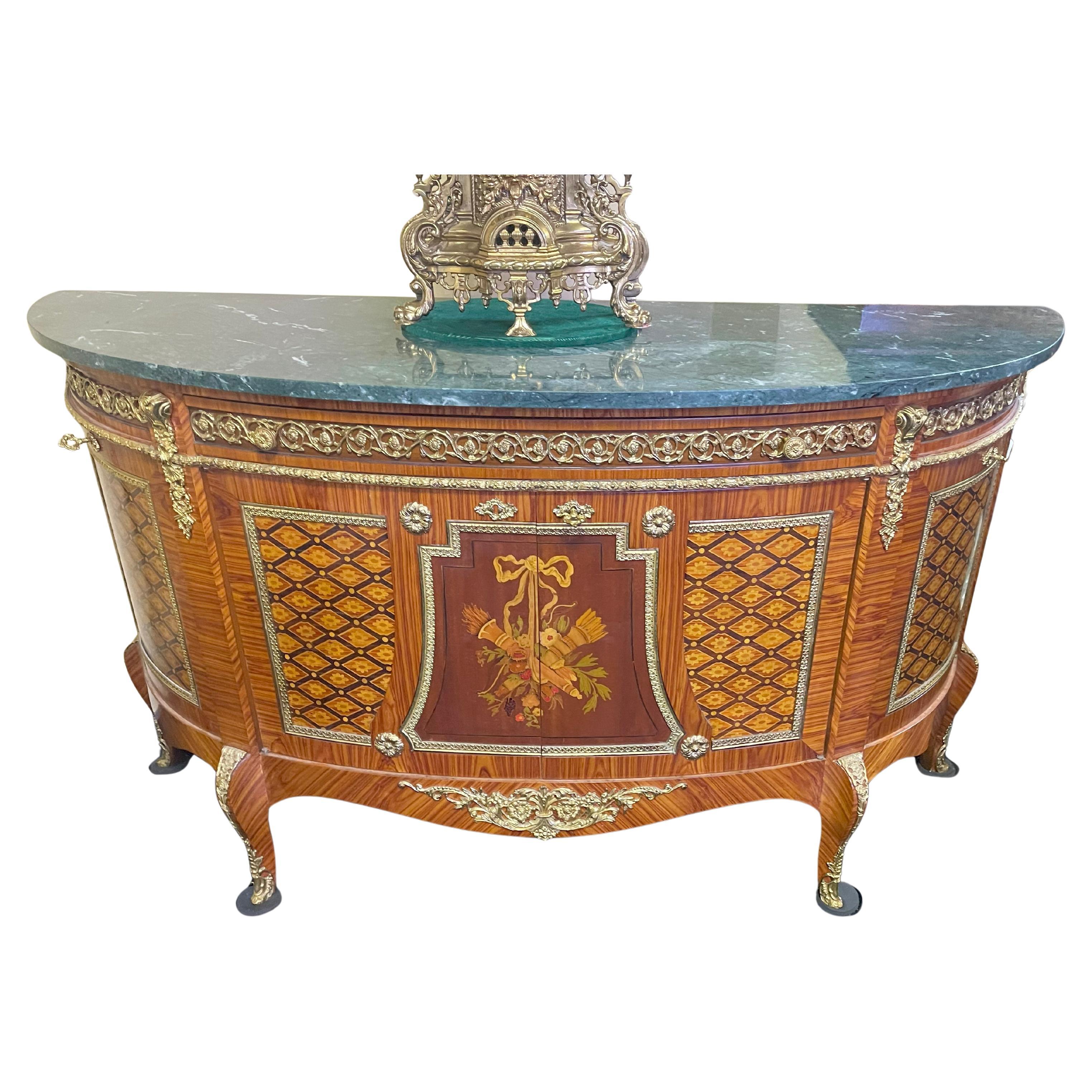 Commode Demilune en marqueterie de style Louis XV avec plateau en marbre vert