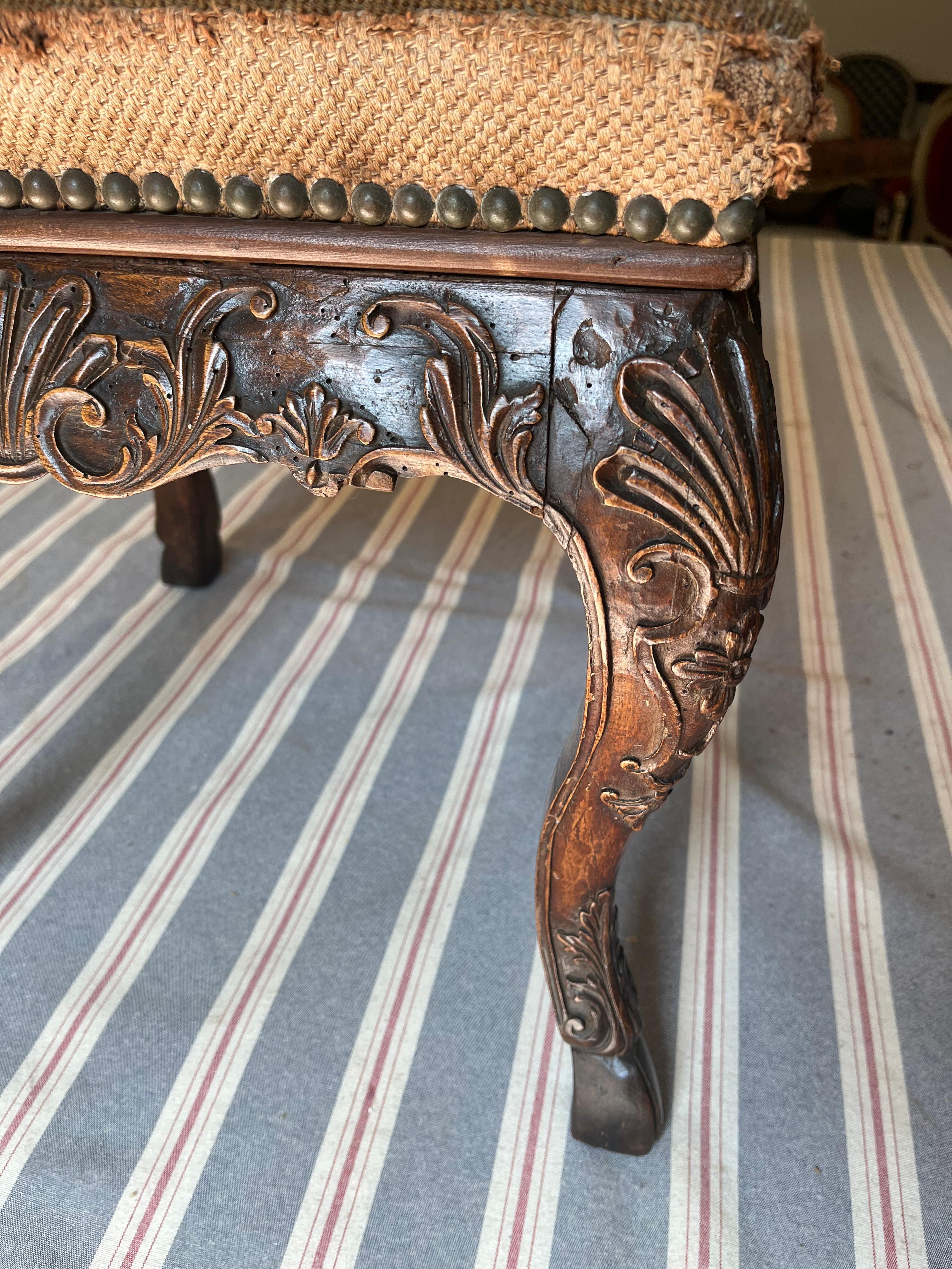 Tabouret de style Louis XV, vers 1750 Bon état à Doylestown, PA