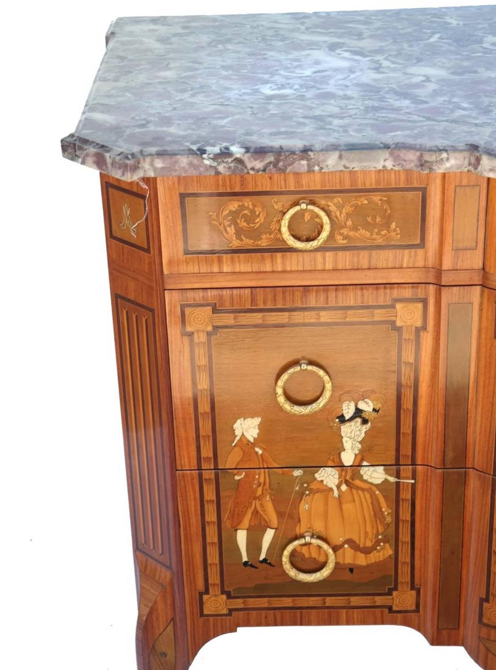 Fine Louis XV-XVI Style Transitional Marquetry Inlaid Commode with Marble Top In Excellent Condition For Sale In Bridgeport, CT