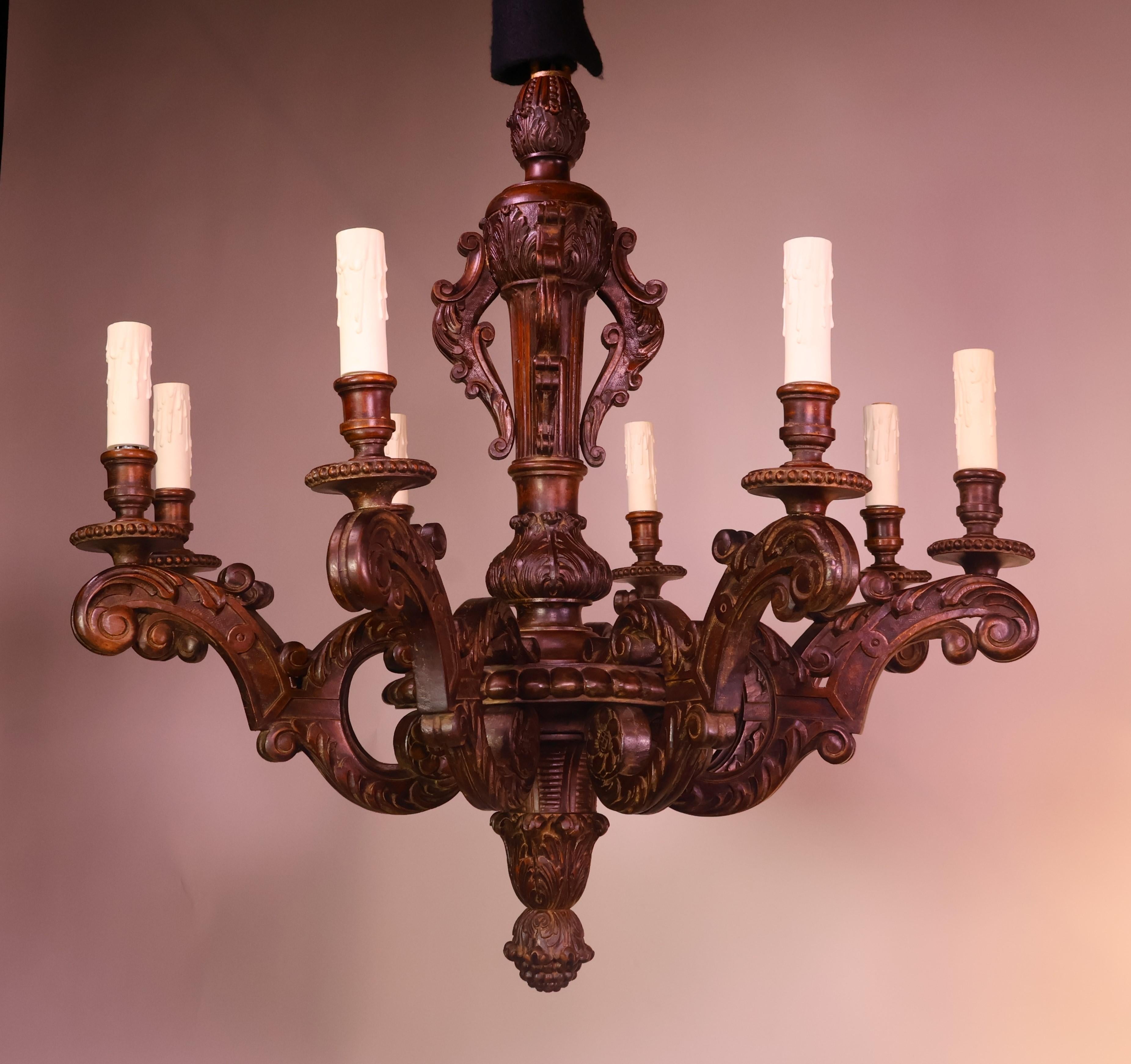 A Very Fine Carved Wood Chandelier in the Louis XVI style. 
8 lights. France, circa 1900.
CW5552