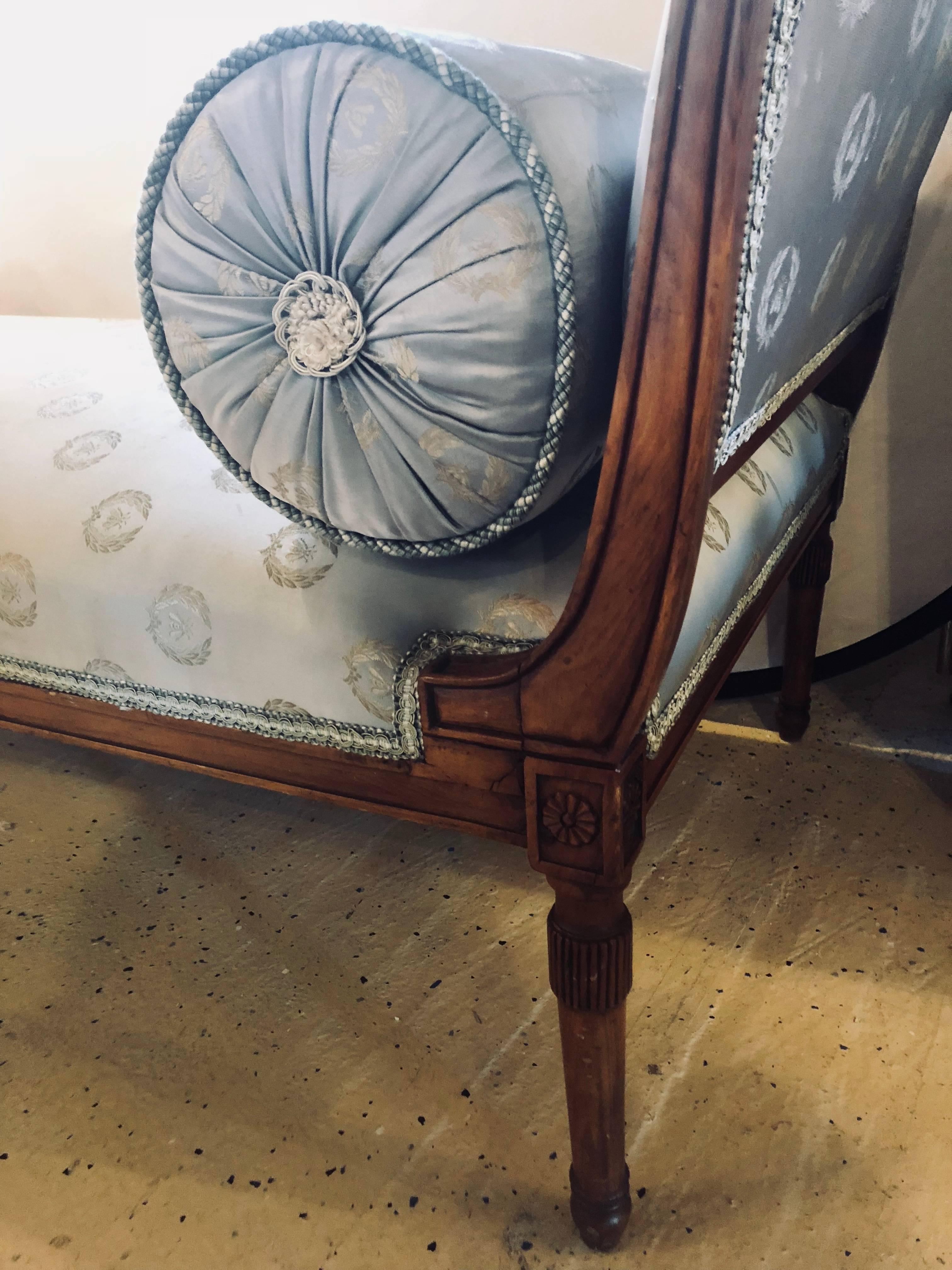 Fine Louis XVI Style Chaise lounge in Celeste Blue Upholstery In Good Condition In Stamford, CT