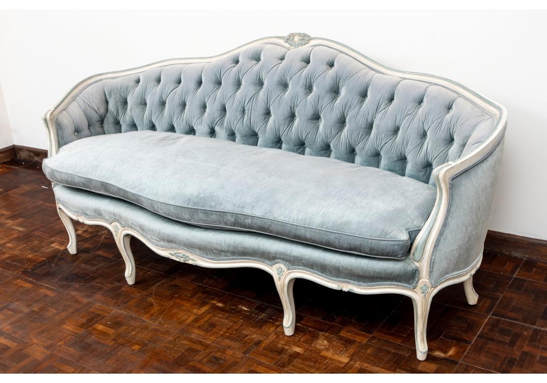 Feines Sofa im Louis-XVI.-Stil in pulverblauem Design von W&J Sloane, New York im Angebot 6