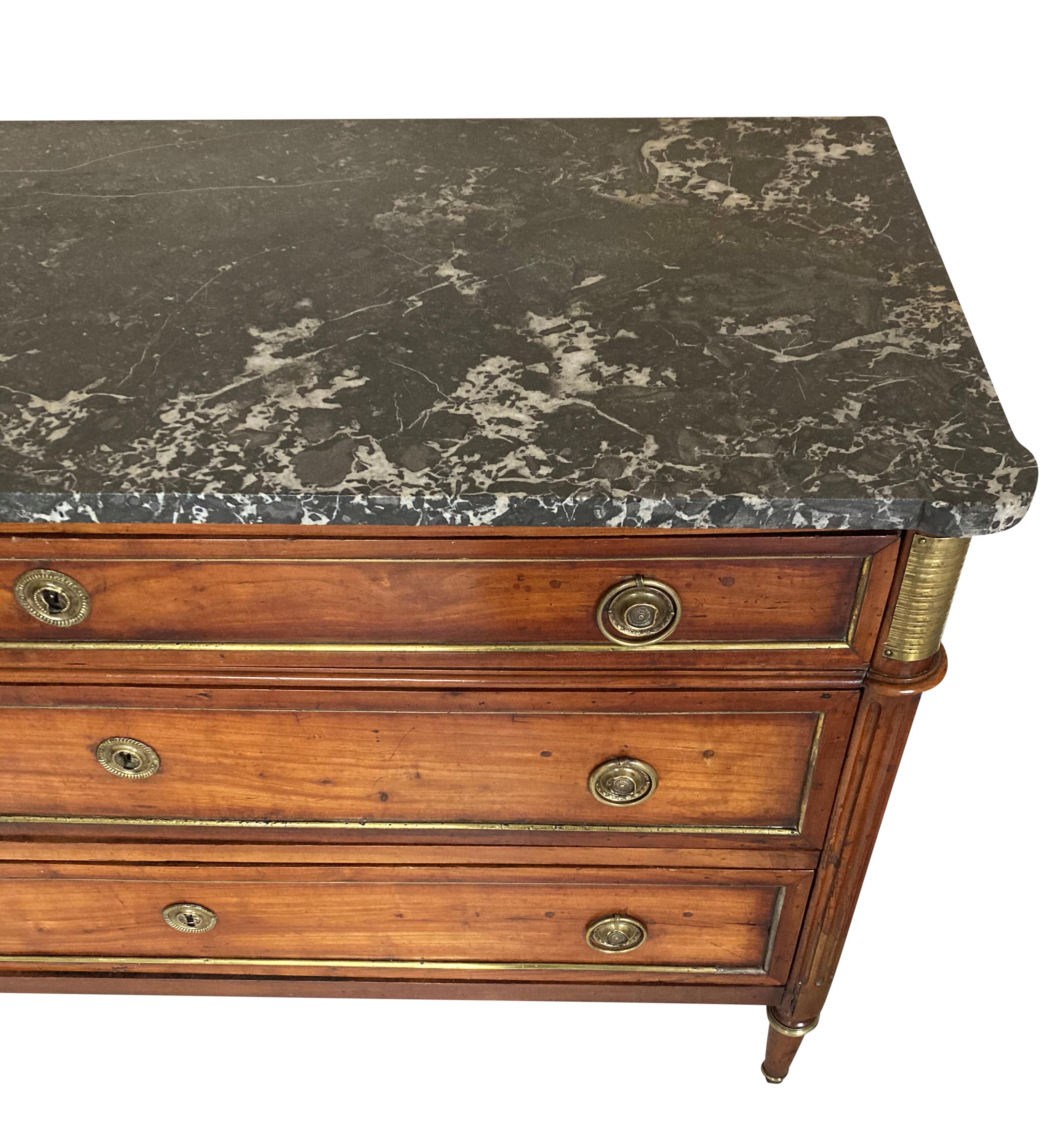 Fine Louis XVI Walnut & Marble Top Commode In Good Condition For Sale In London, GB