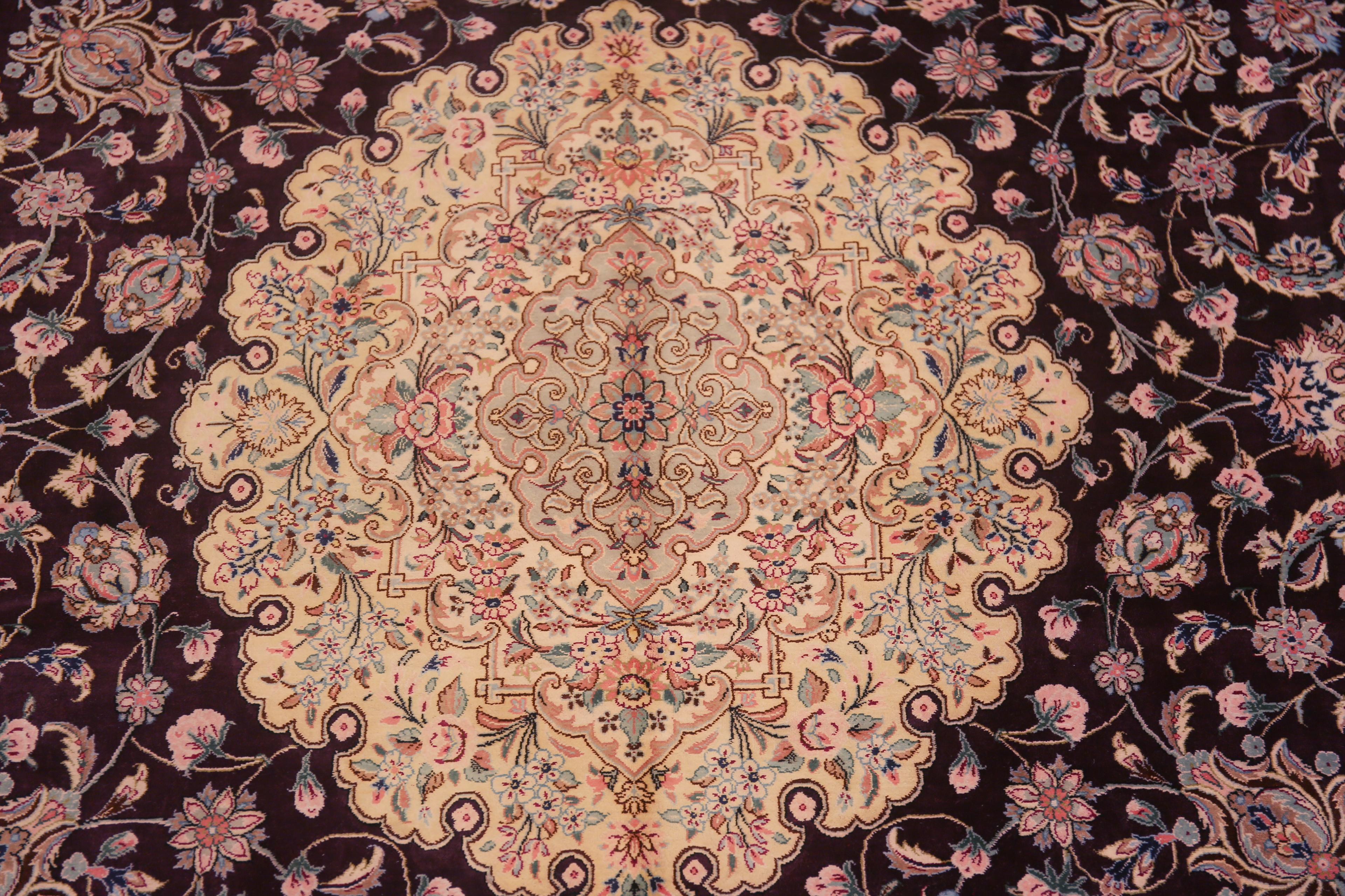 Fine Luxurious Purple Color Vintage Persian Silk Qum Rug, Herkunftsland: Persische Teppiche, Entstehungszeit: Vintage By