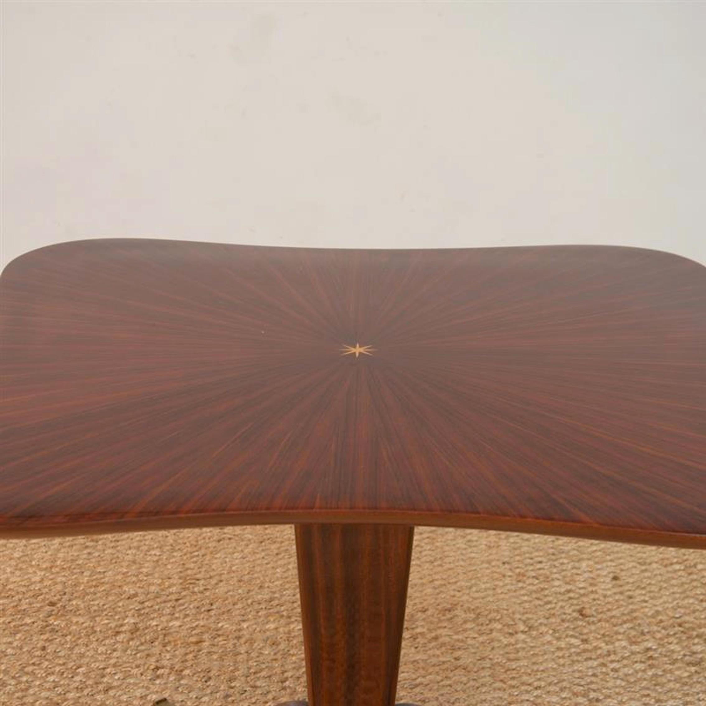 Fine mahogany and rosewood table by Paolo Buffa
Also available to match with this table is a set of 4 rosewood and mahogany dining chairs also by Paolo Buffa
Can be seen Found in R. Rizzi, I mobili di Paolo Buffa, Cesena 2001.