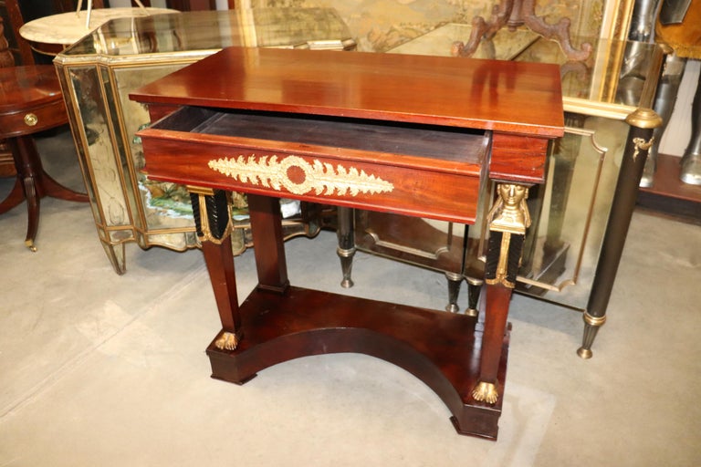 Fine Mahogany Gilded Egyptian Revival Narrow Console Table Bronze Ormolu  In Good Condition For Sale In Swedesboro, NJ