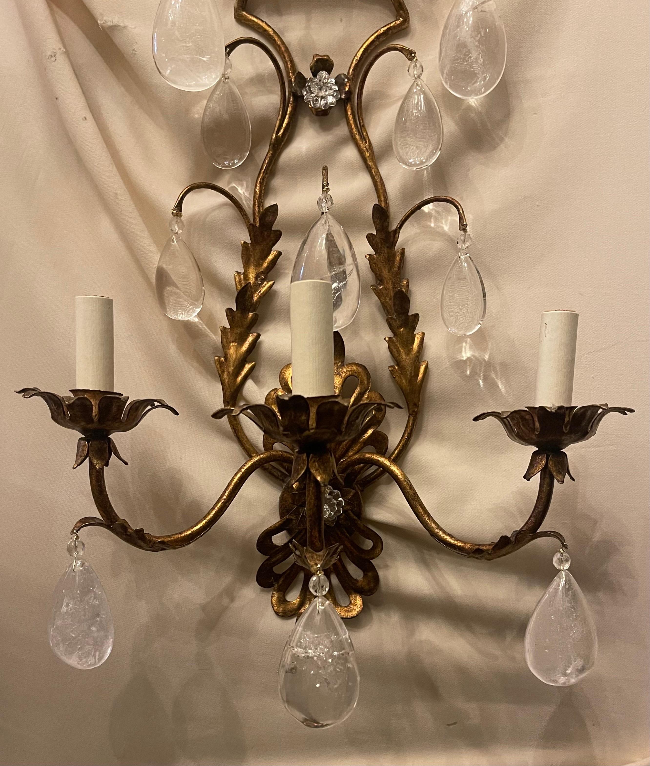 Fine Maison Baguès Large Rock Crystal Gold Gilt Tole Filigree Set Four Sconces In Good Condition For Sale In Roslyn, NY