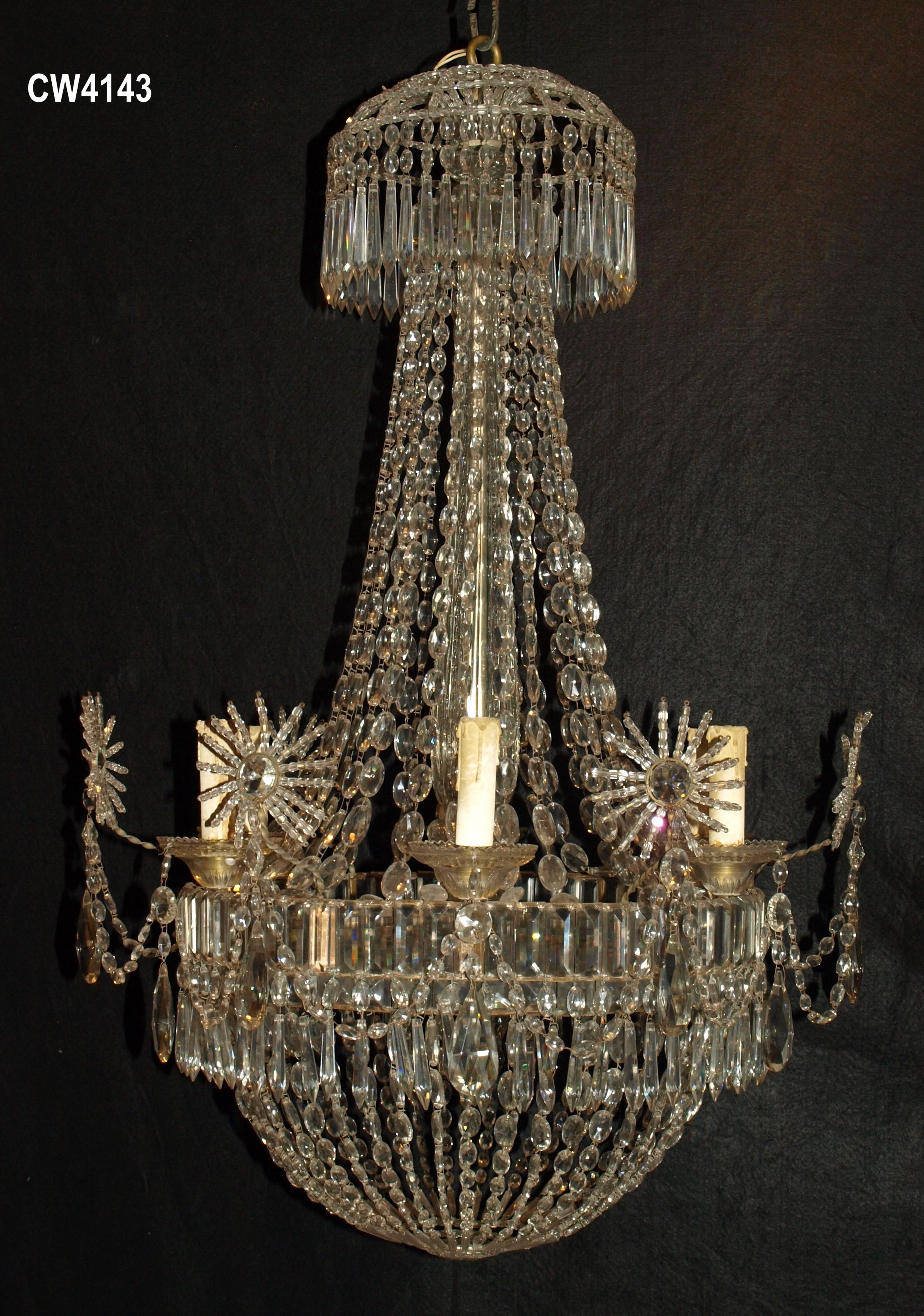 A very fine and delicate chandelier Maison Jansen. 6 lights. France, circa 1920
Dimensions: Height 38