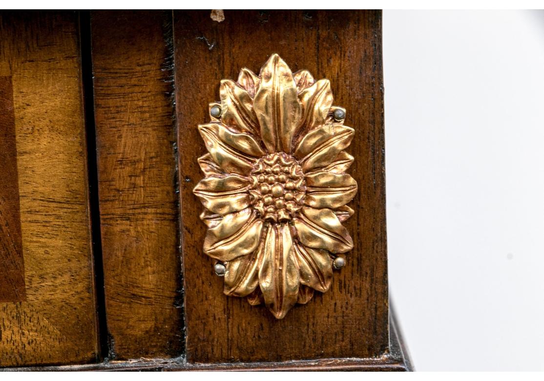 Georgianischer Maitland-Smith-Vitrinenschrank im Zustand „Relativ gut“ im Angebot in Bridgeport, CT