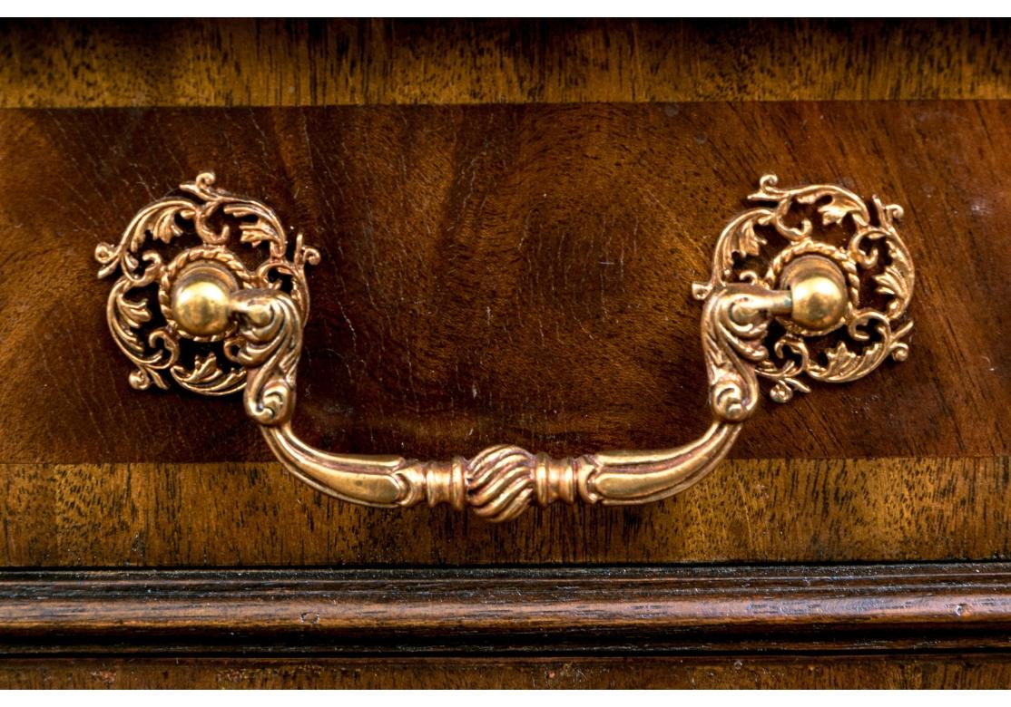 Georgianischer Maitland-Smith-Vitrinenschrank im Angebot 3