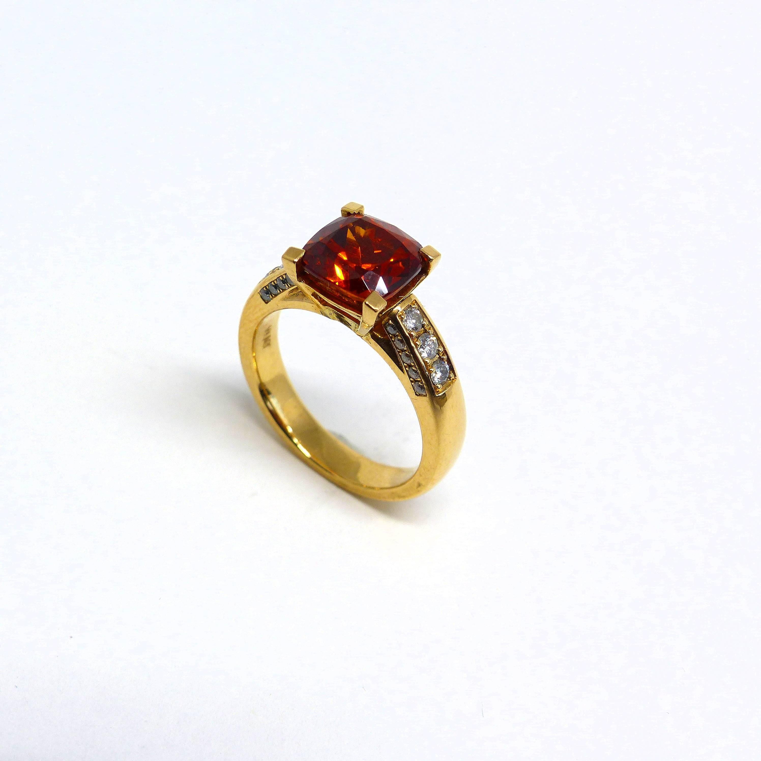 Cushion Cut Ring in Rose Gold with 1 Mandarine Garnet and Diamonds. For Sale