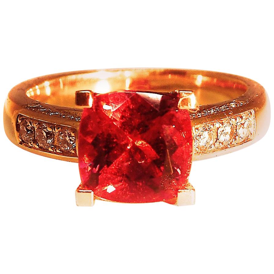 Ring in Rose Gold with 1 Mandarine Garnet and Diamonds. For Sale