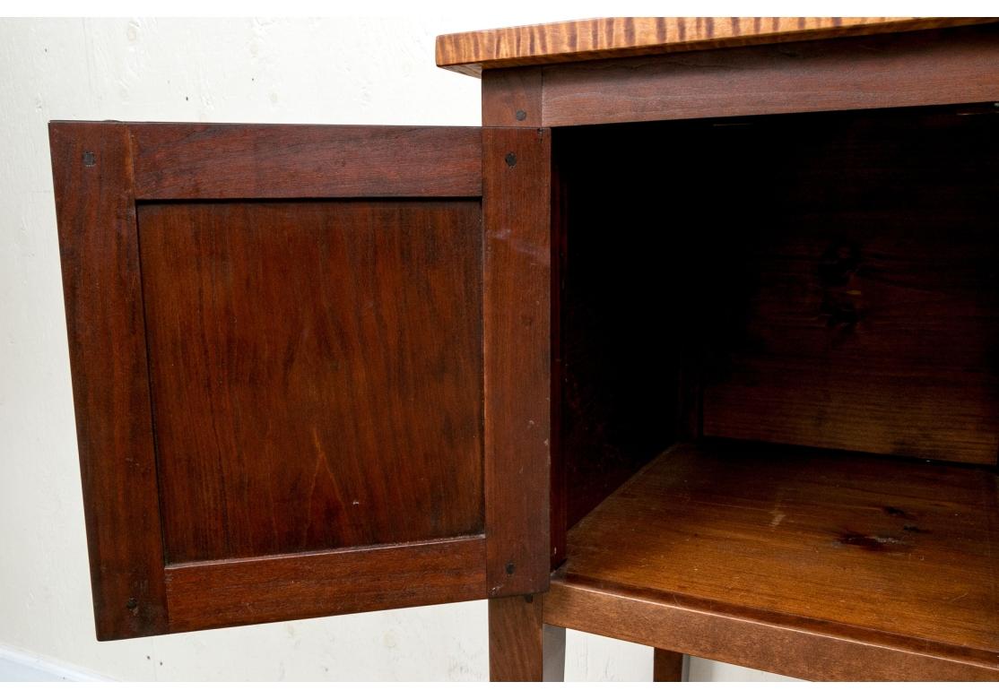 20ième siècle Serveur rustique en érable fin en vente