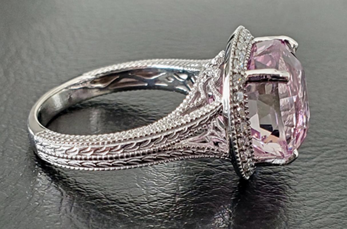 Bague en or blanc 14 carats avec diamants et kunzite rose de couleur médiévale de 8,70 carats Pour femmes en vente