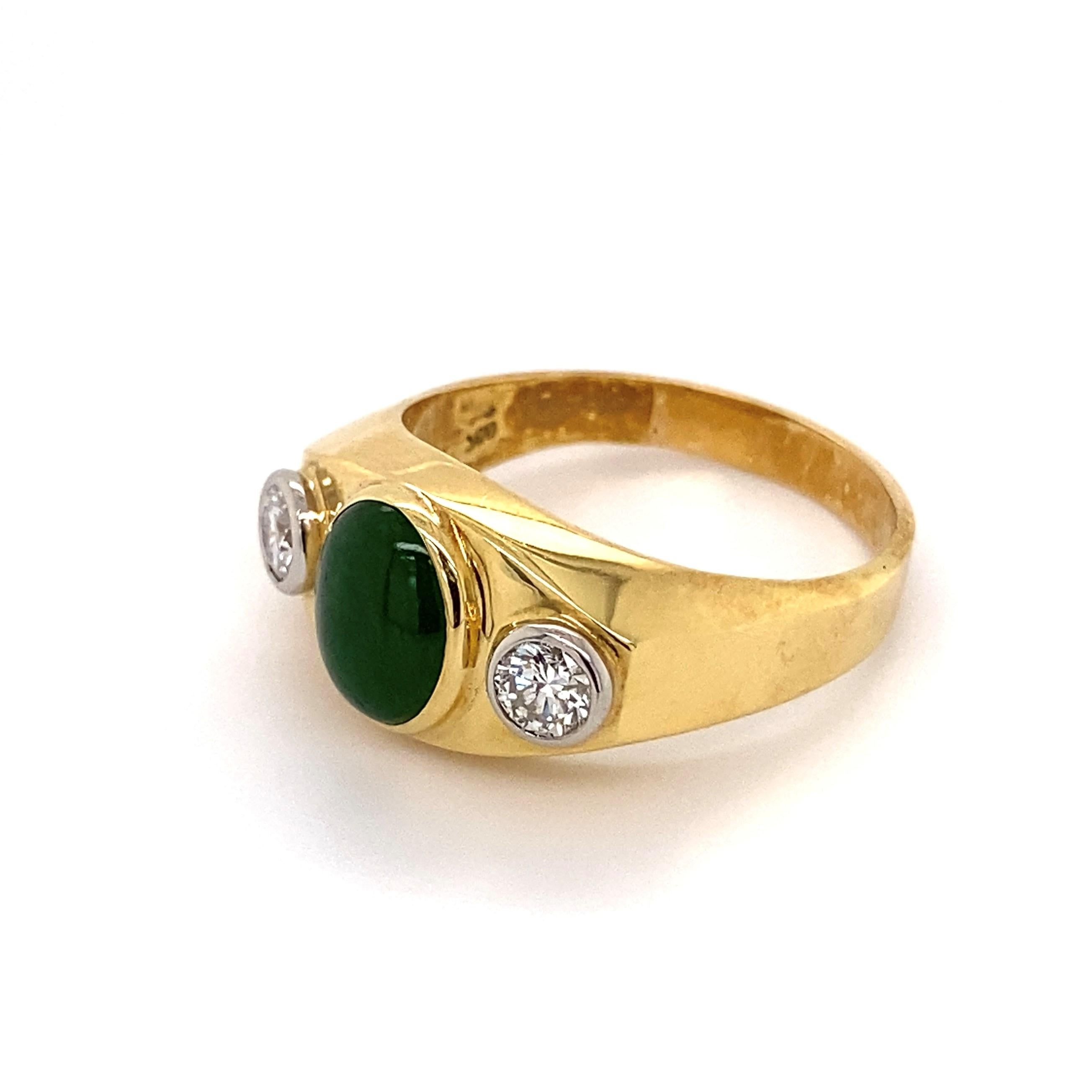 Taille mixte Fine Men's Jade and Diamond 3-Stone Gold Signet Ring Estate Fine Jewelry en vente