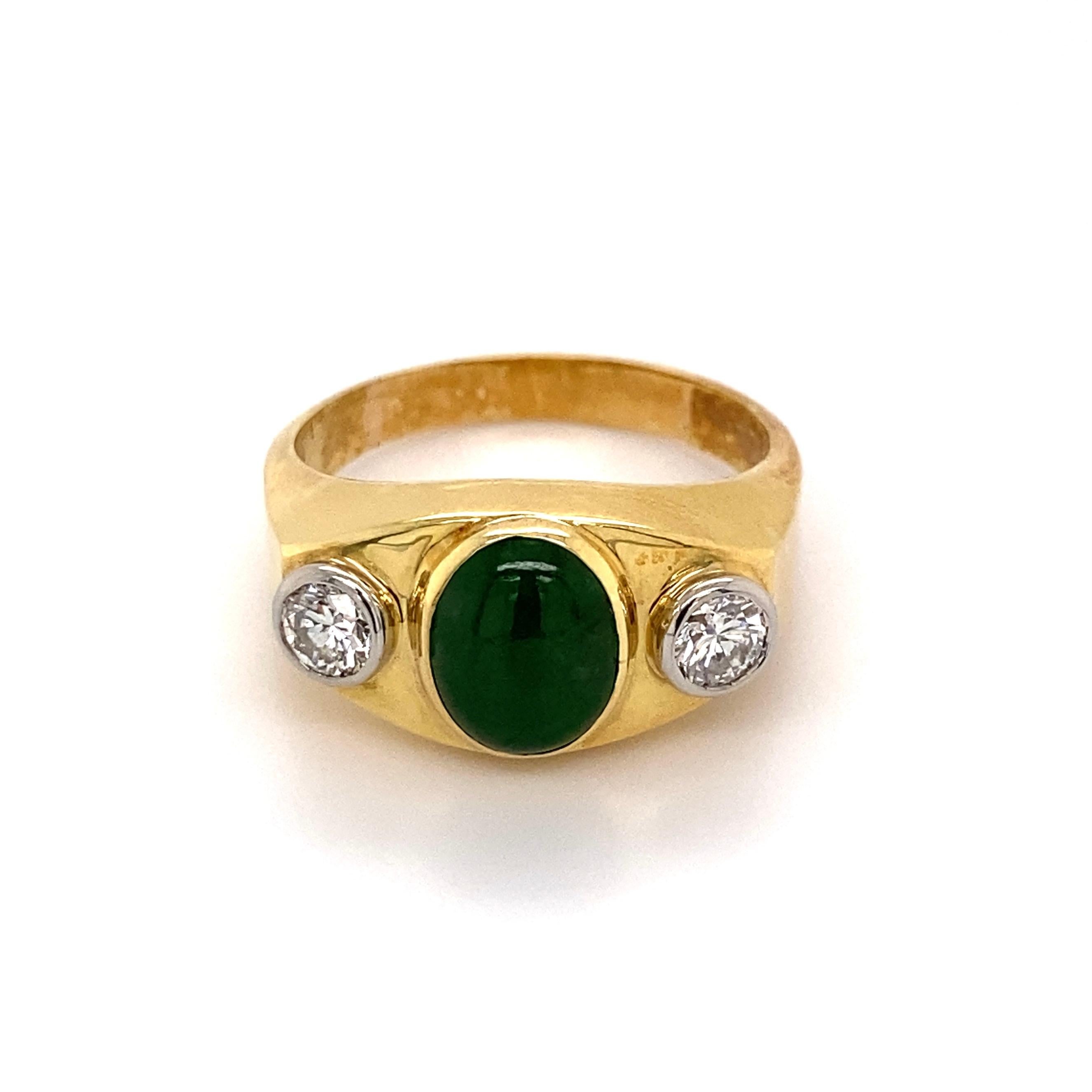 Fine Men's Jade and Diamond 3-Stone Gold Signet Ring Estate Fine Jewelry Excellent état - En vente à Montreal, QC