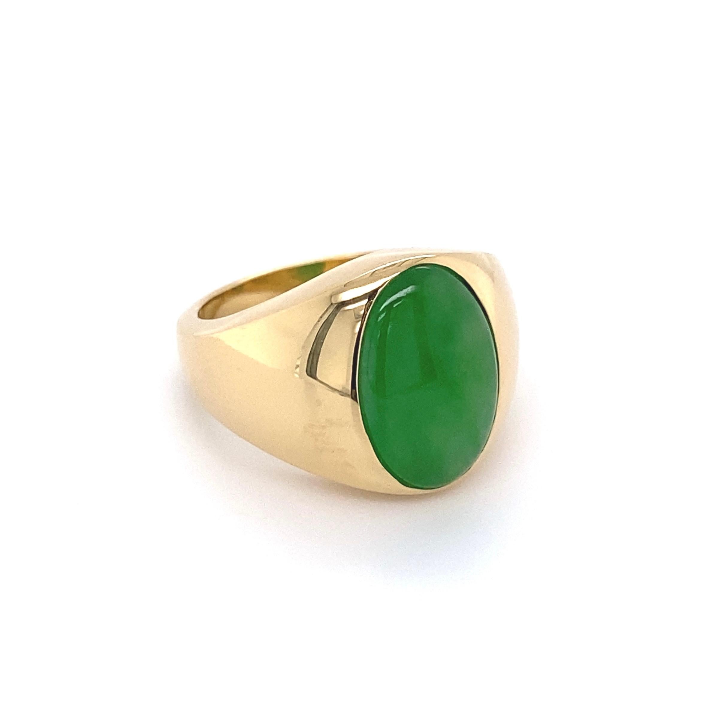 Oval Cut Fine Men’s Jadeite Jade Gold Ring Estate Fine Jewelry