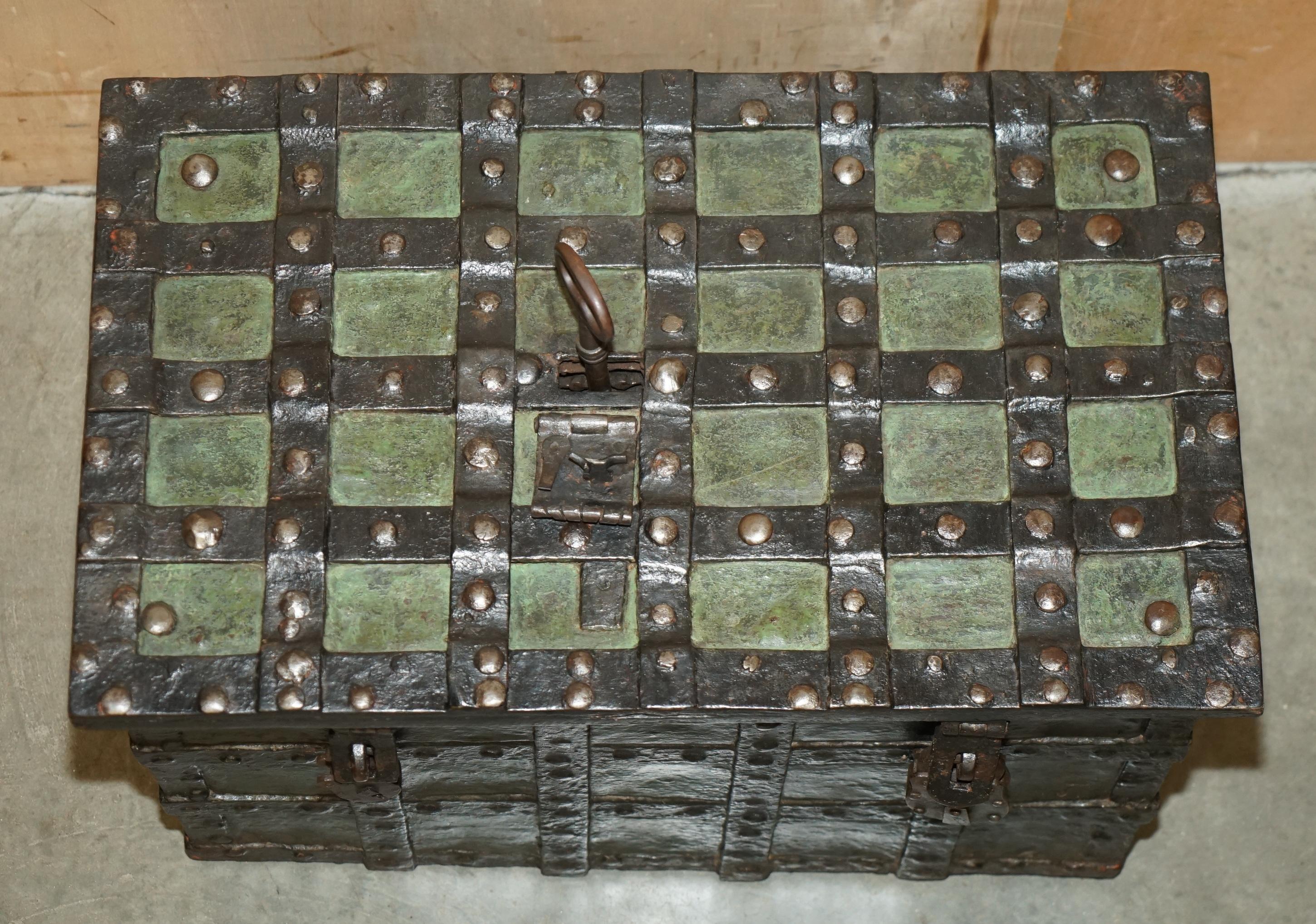 German FINE MID 17TH CENTURY GERMAN WROUGHT IRON SAFE CHEST TRUNK WiTH ORIGINAL KEY For Sale