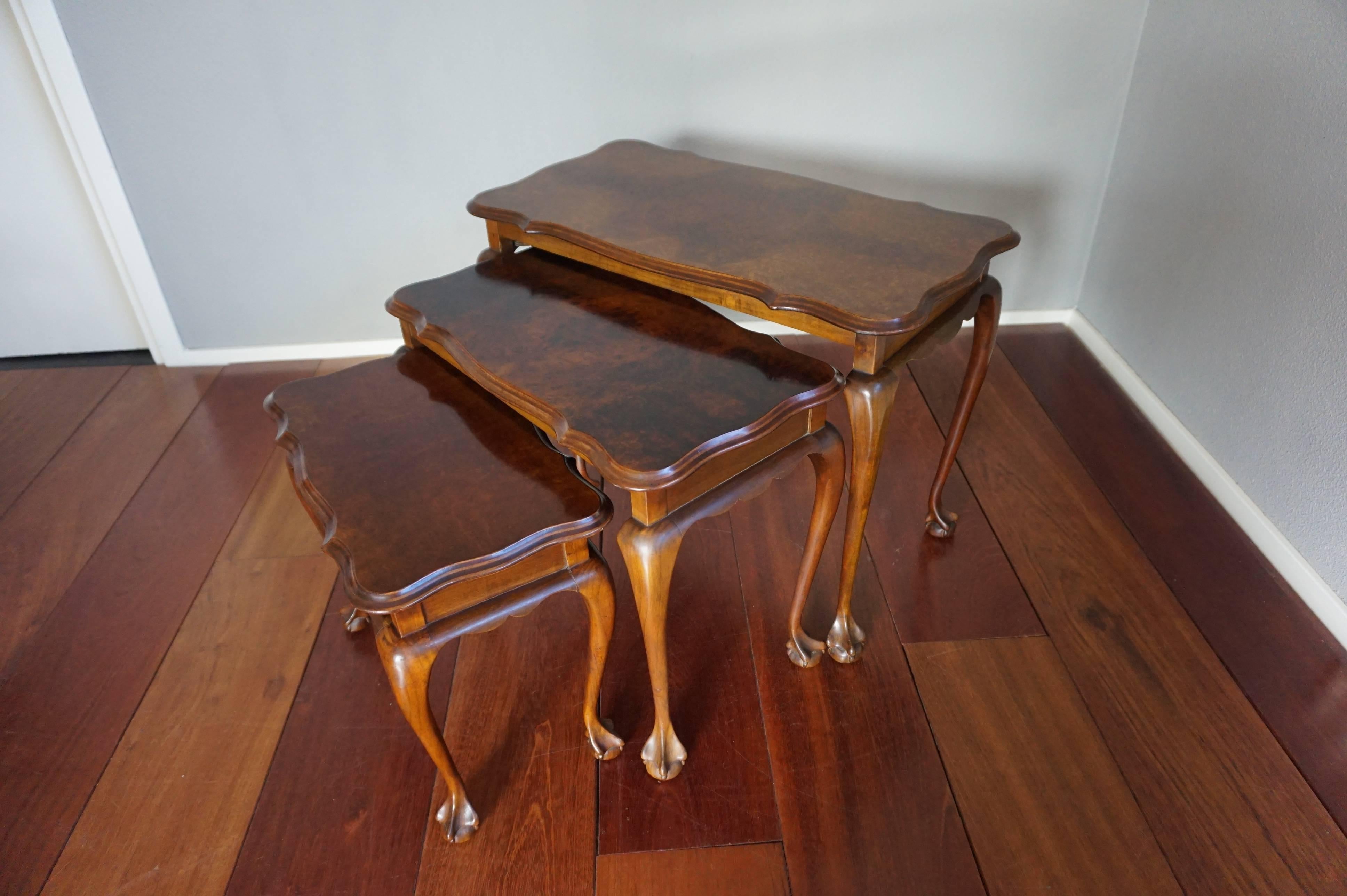 European Fine Mid-20th Century Queen Anne Style Nutwood Nest of Tables with Burl Inlay For Sale