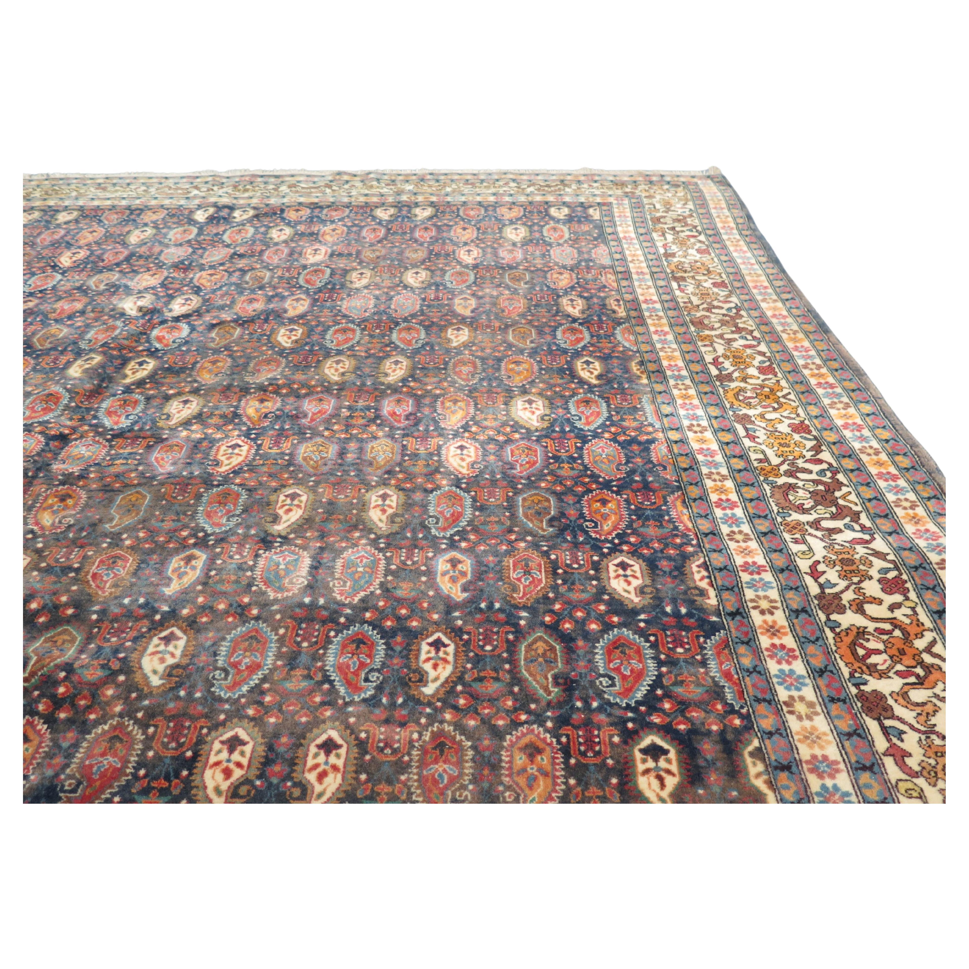 Feiner anatolischer Teppich aus der Mitte des Jahrhunderts