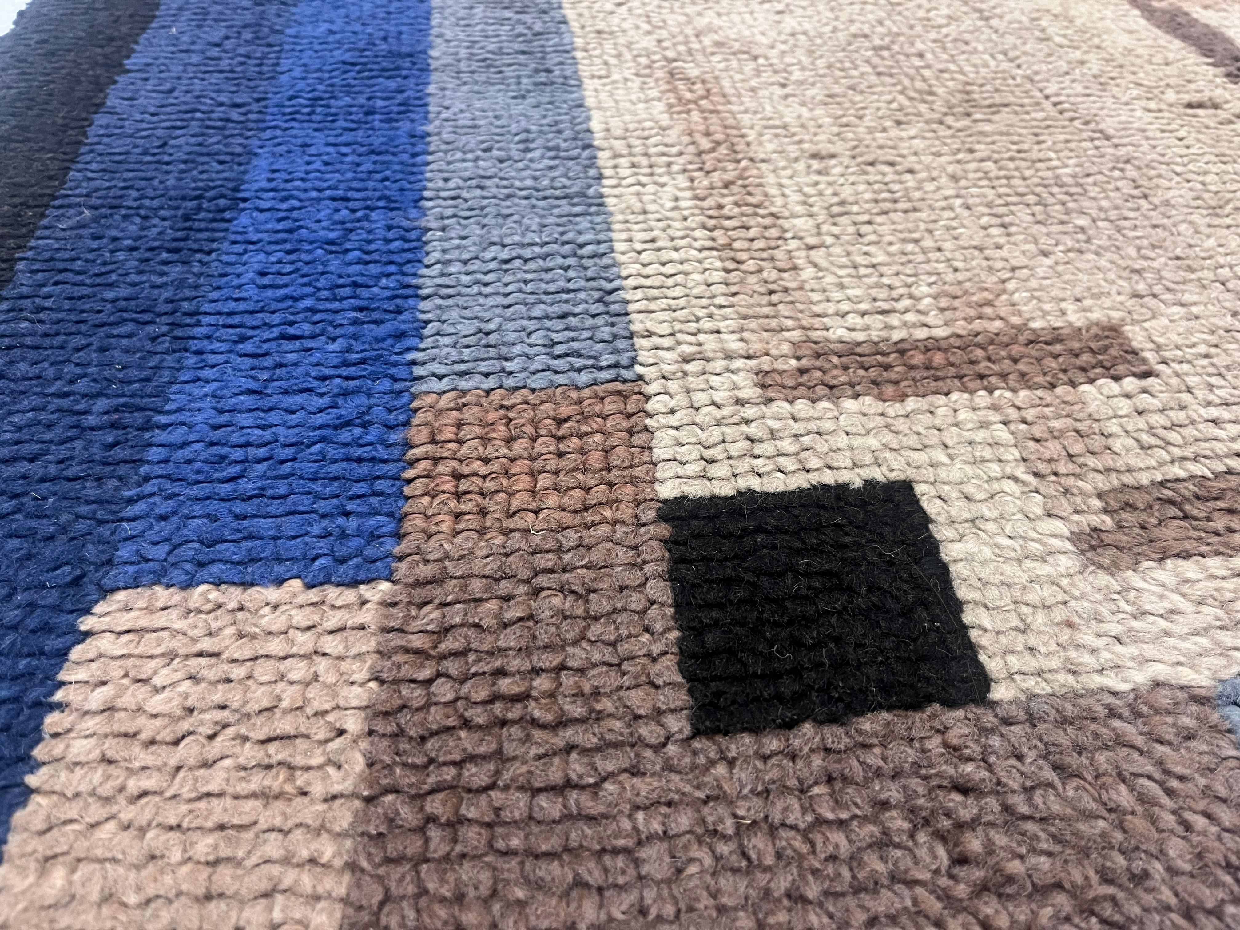 Fine Mid Century French Wool Rug 4'9