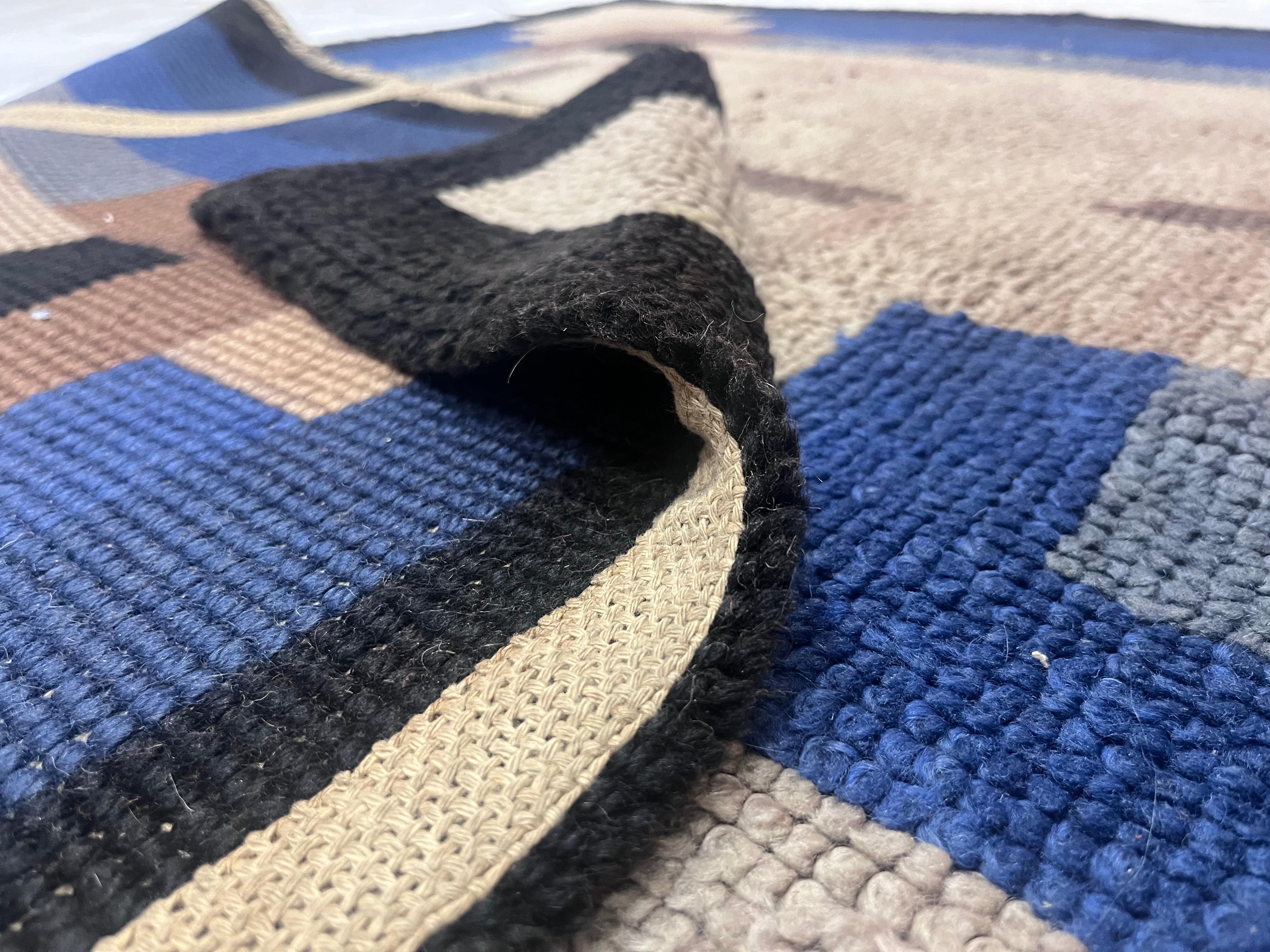 Fine Mid Century French Wool Rug 4'9