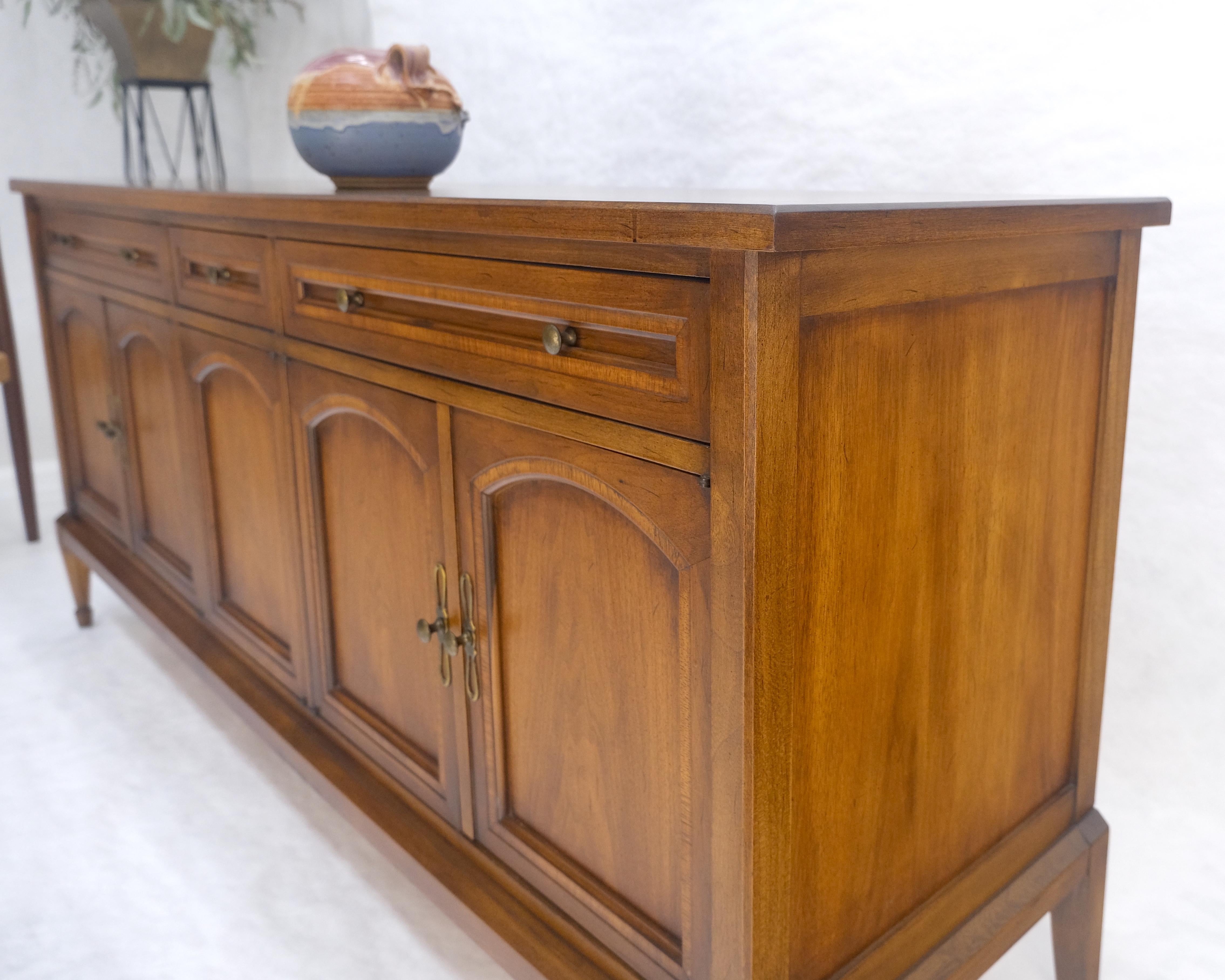 Fine Mid Century Noce chiaro 5 porte 3 cassetti Credenza Dresser Sideboard MINT in vendita 4
