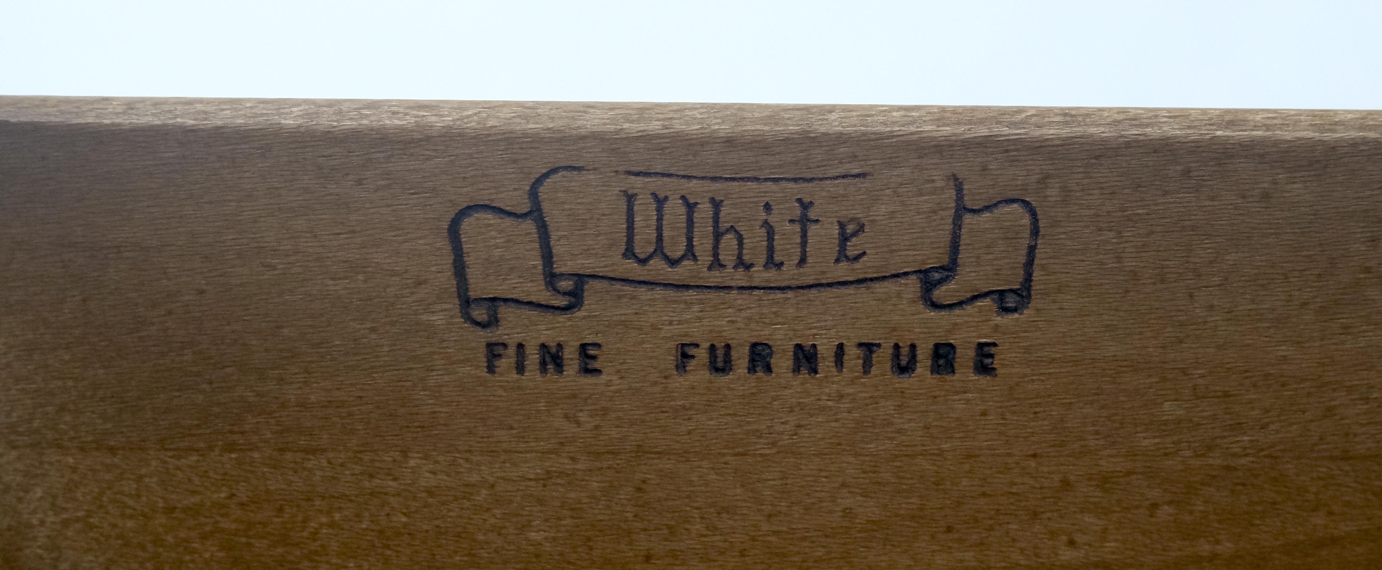 Fine Mid Century Noce chiaro 5 porte 3 cassetti Credenza Dresser Sideboard MINT in vendita 6