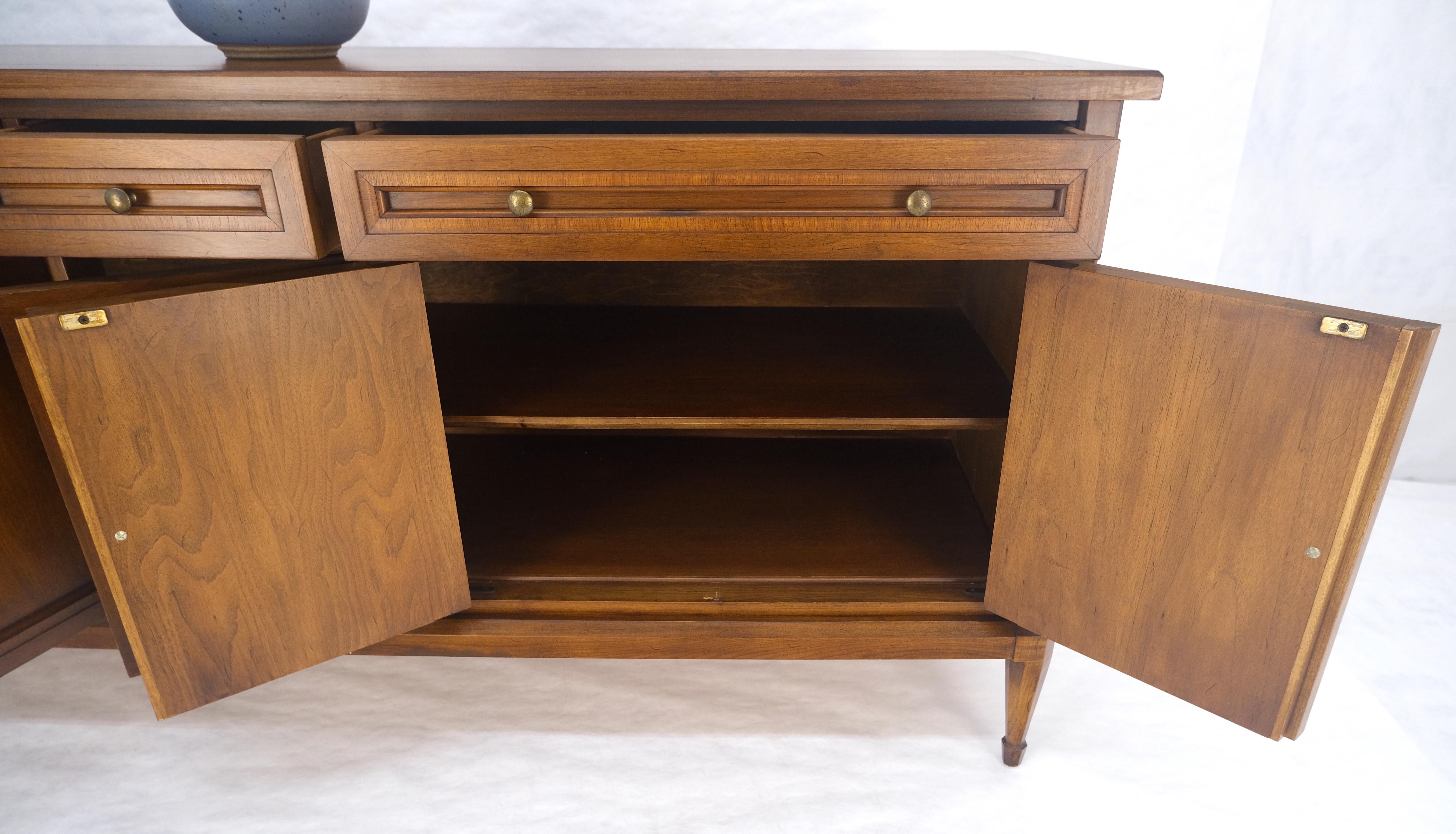 Fine Mid Century Noce chiaro 5 porte 3 cassetti Credenza Dresser Sideboard MINT in vendita 2