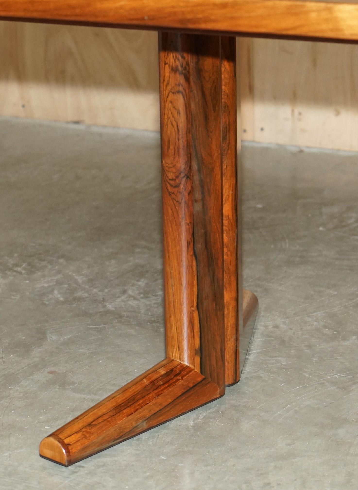 FINE TAVOLO DA DOGANALE ESTENSIBILE IN LEGNO DUREVOLE DEL MEDIO SECOLO MODERNO DEGLI ANNI '70 DI GORDON RUSSELL in vendita 1