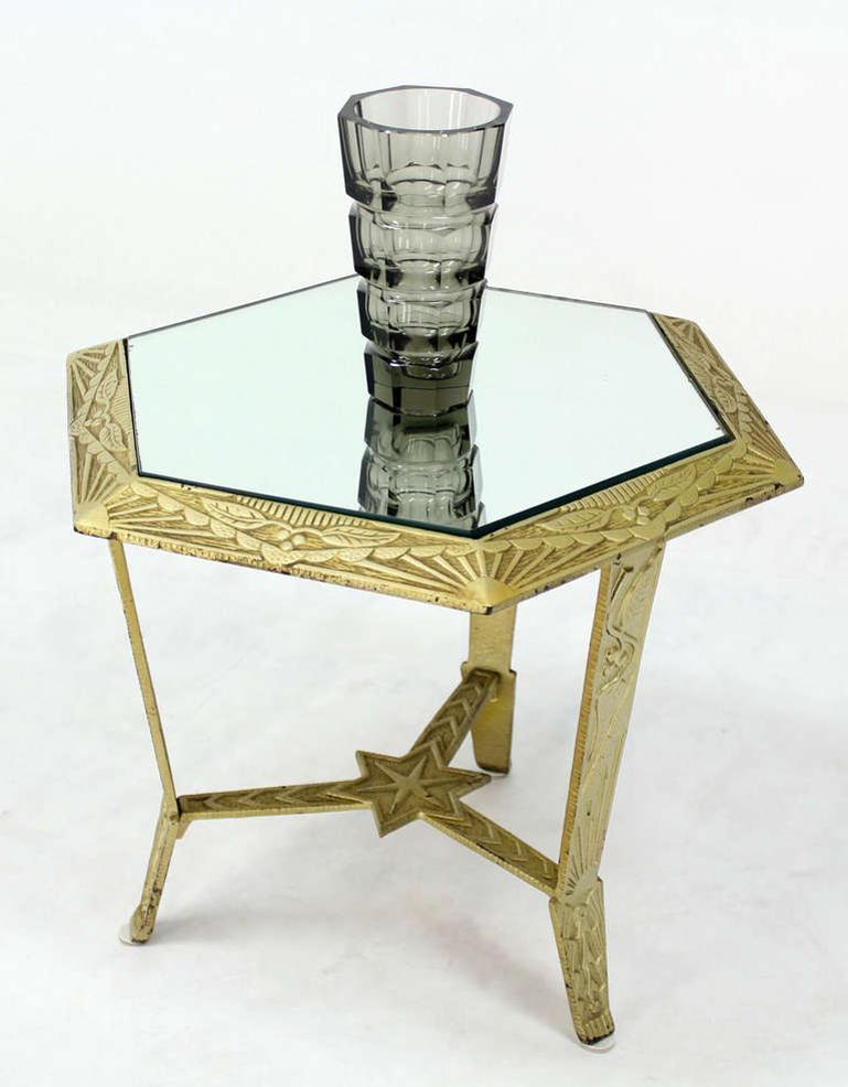 Table d'appoint Art déco du milieu du siècle dernier, avec plateau hexagonal et base en forme d'étoile de David en vente 1