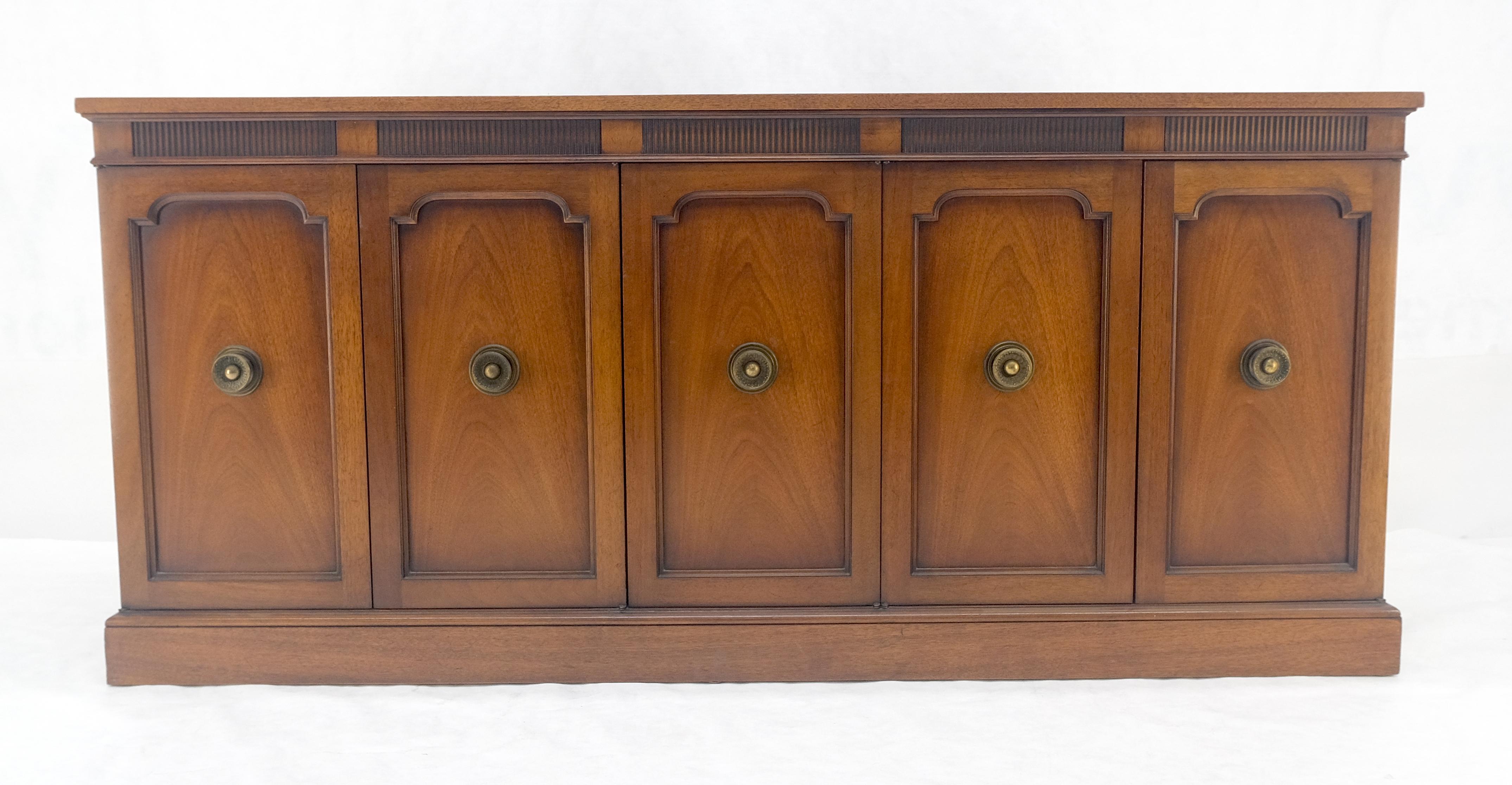 Americano Fine Mid Century Modern Brown Mahogany 5 Porte Cassetti Scomparti Credenza MINT in vendita