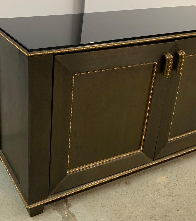 20ième siècle Fine Mid-Century Modern Lorin Marsh Bronze Brass Ormolu Bead Black Glass Cabinet en vente