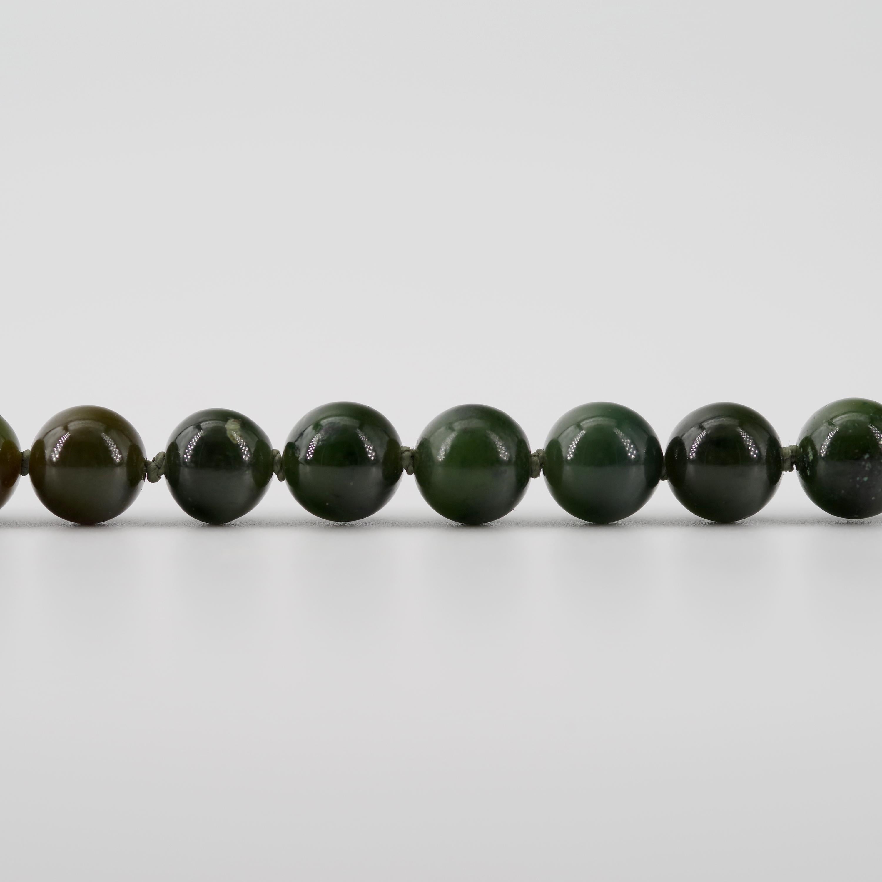 Women's or Men's Fine Midcentury Nephrite Jade Necklace