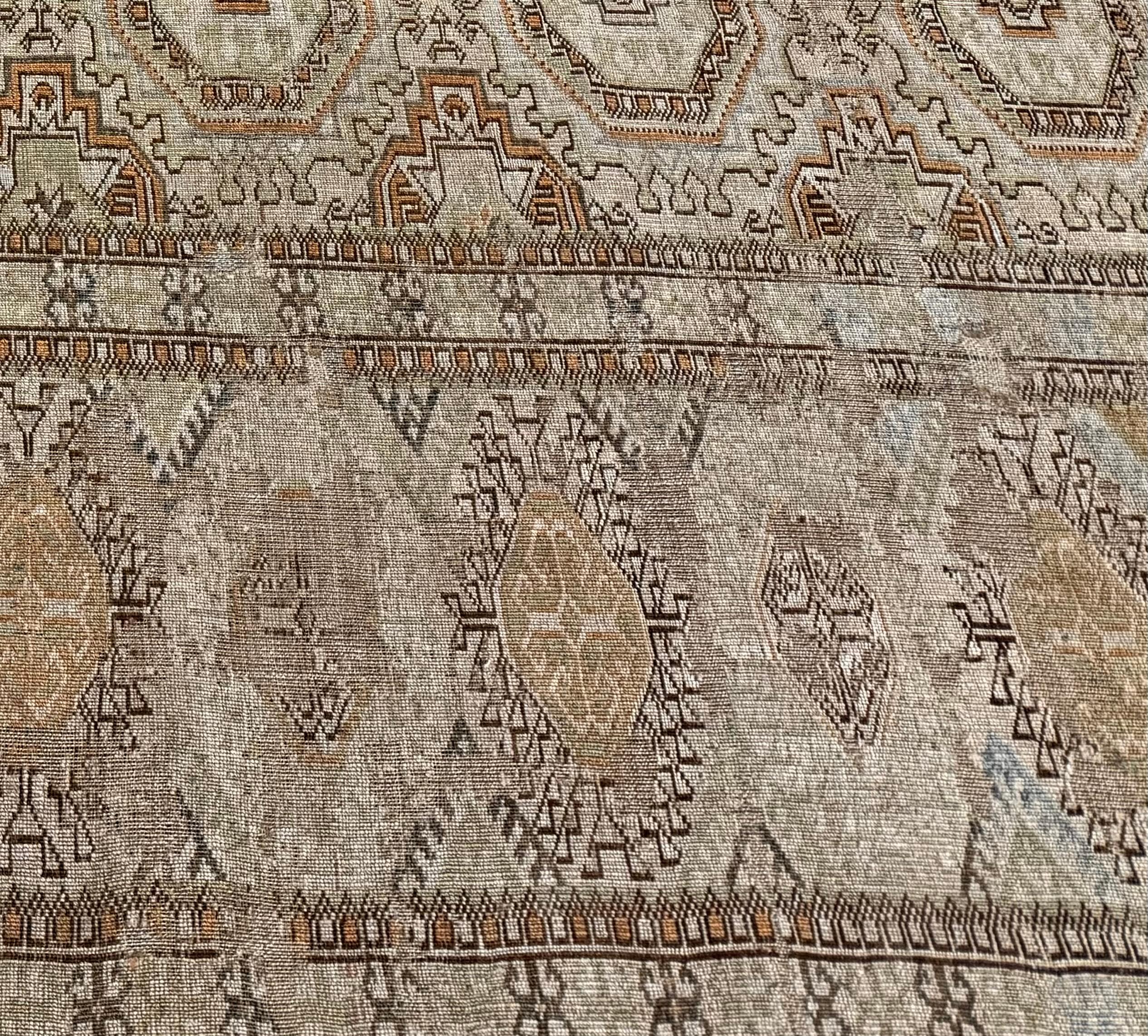 Tappeto di design persiano di metà secolo Bokhara 7' x 9'9