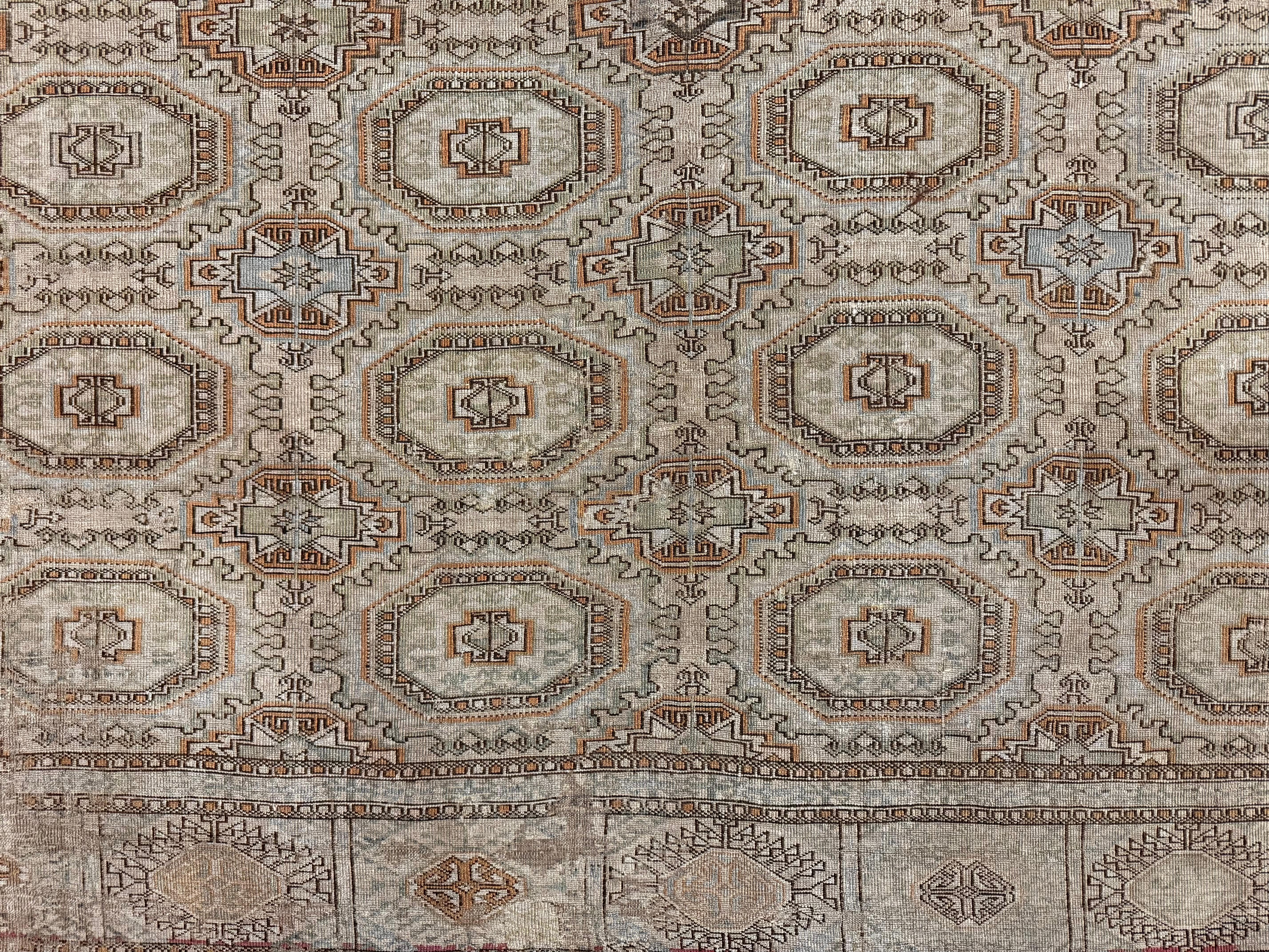 Persiano Tappeto di design persiano di metà secolo Bokhara 7' x 9'9