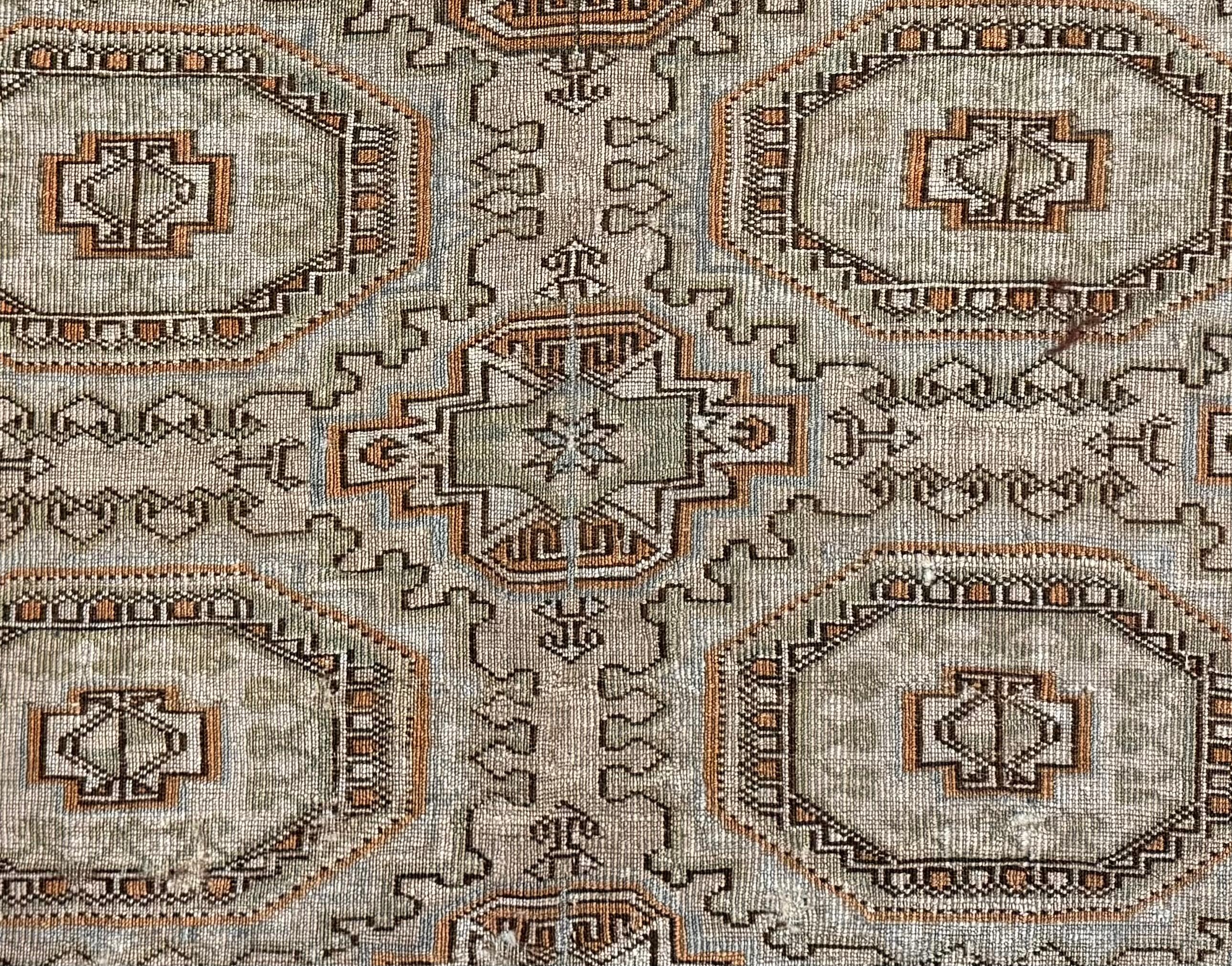 Lana Tappeto di design persiano di metà secolo Bokhara 7' x 9'9