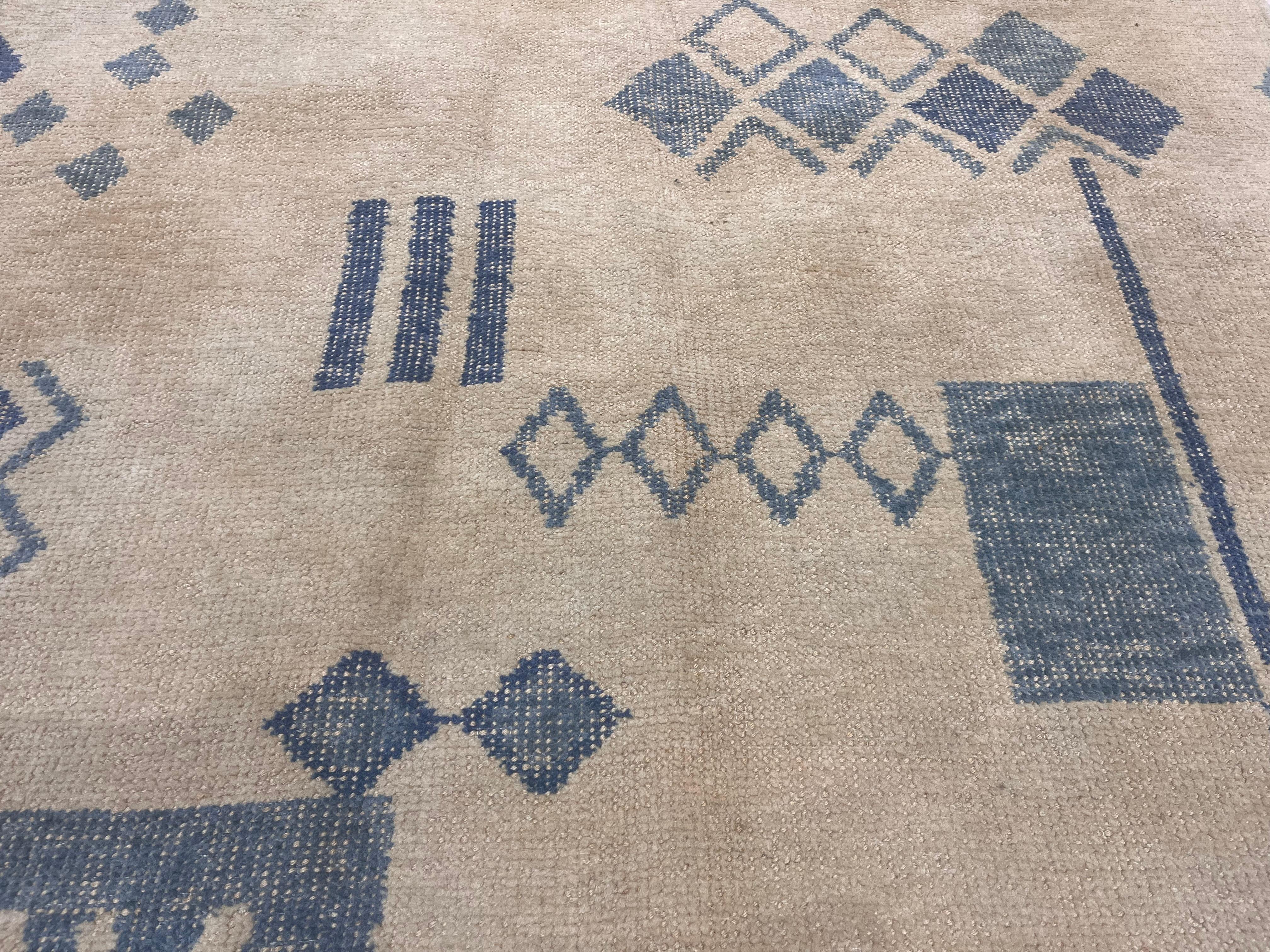 Fine Mid Century Scandinavian Rug 4'0
