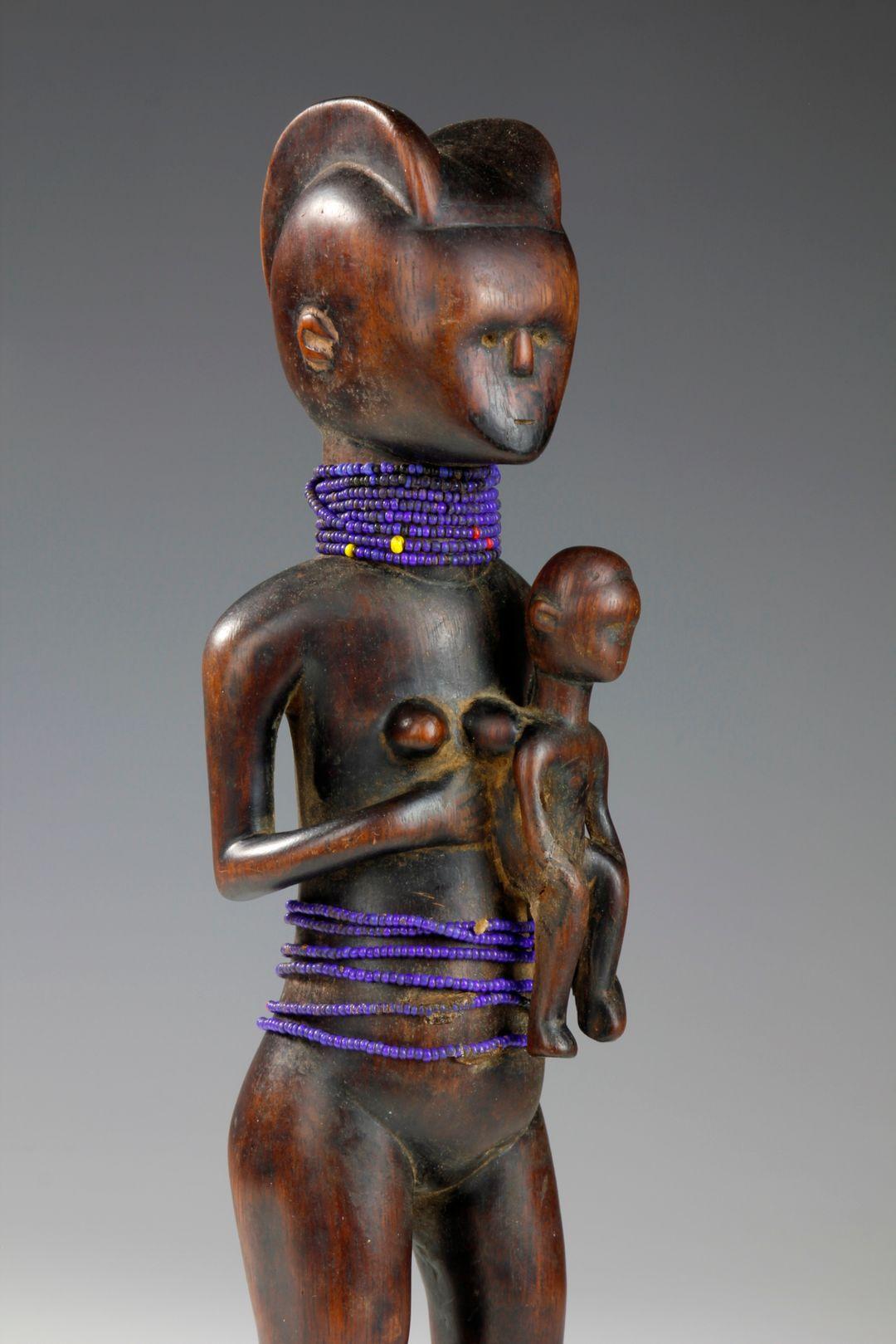 Tribal Fine Mid-Twentieth Century Mother and Child Figure For Sale